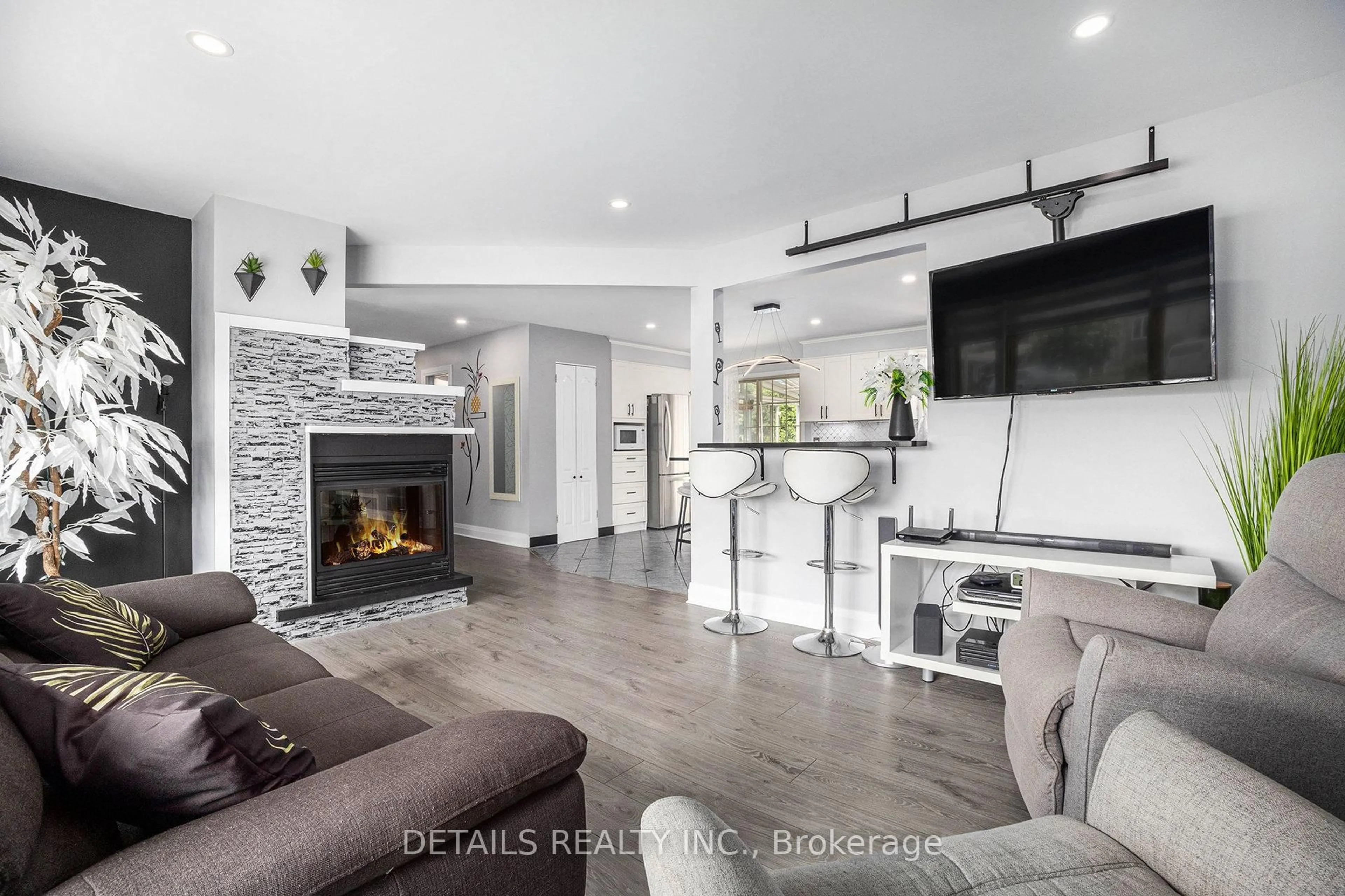Open concept kitchen, unknown for 2215 Boyer Rd, Orleans Ontario K1C 1R5