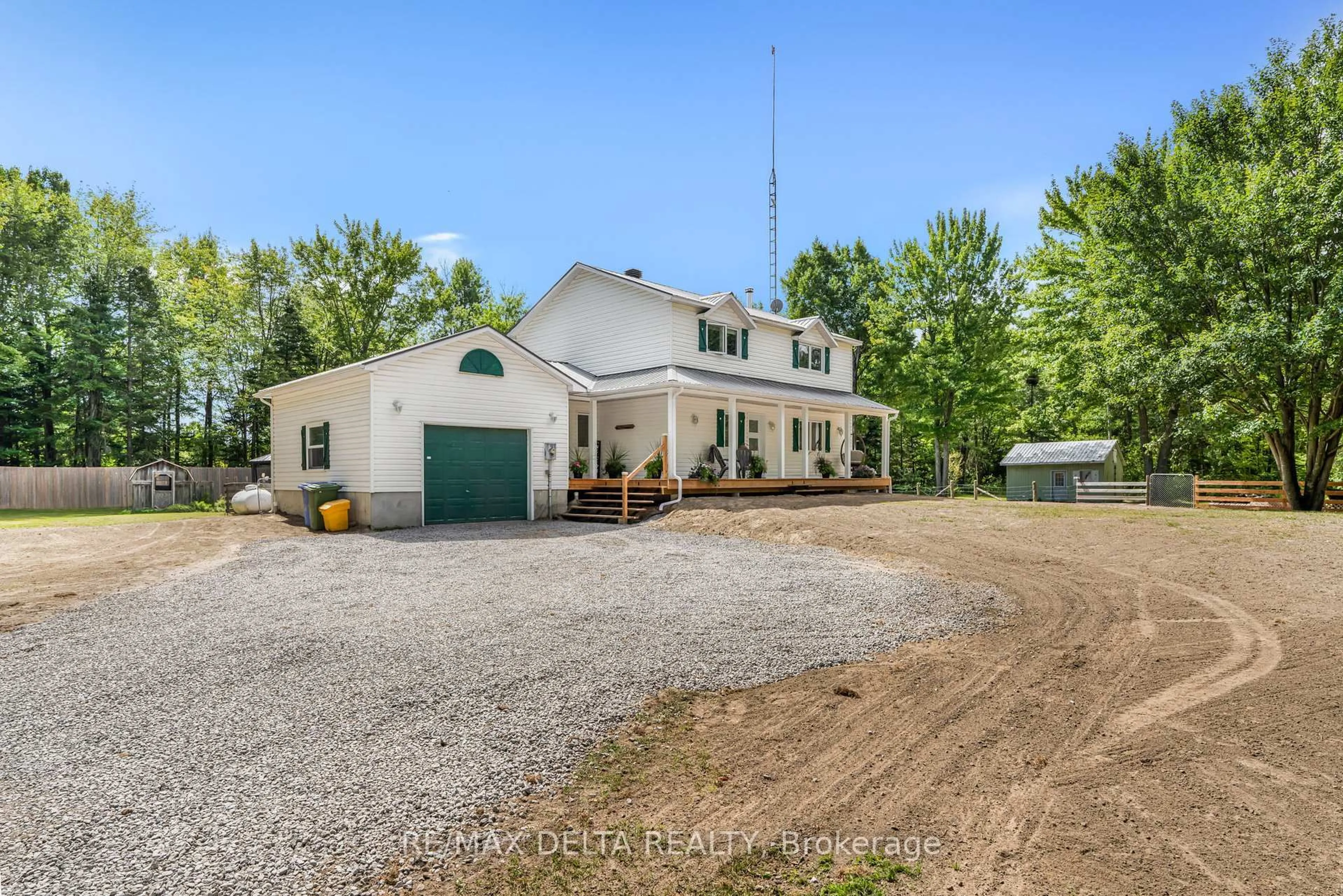 A pic from outside/outdoor area/front of a property/back of a property/a pic from drone, unknown for 350 16 Rte, Alfred and Plantagenet Ontario K0B 1L0