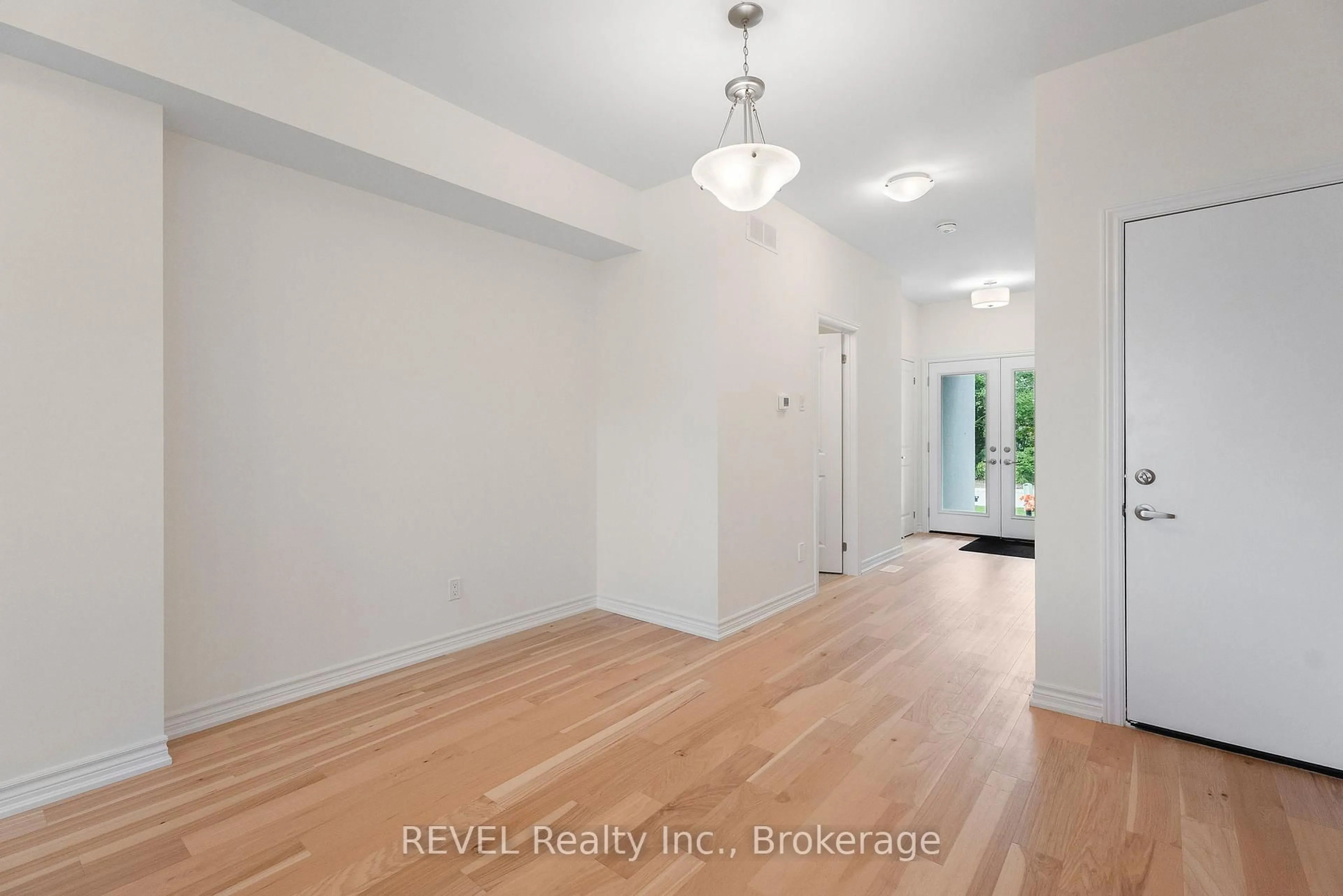 Indoor entryway for 3286 Parker Ave, Fort Erie Ontario L0S 1N0