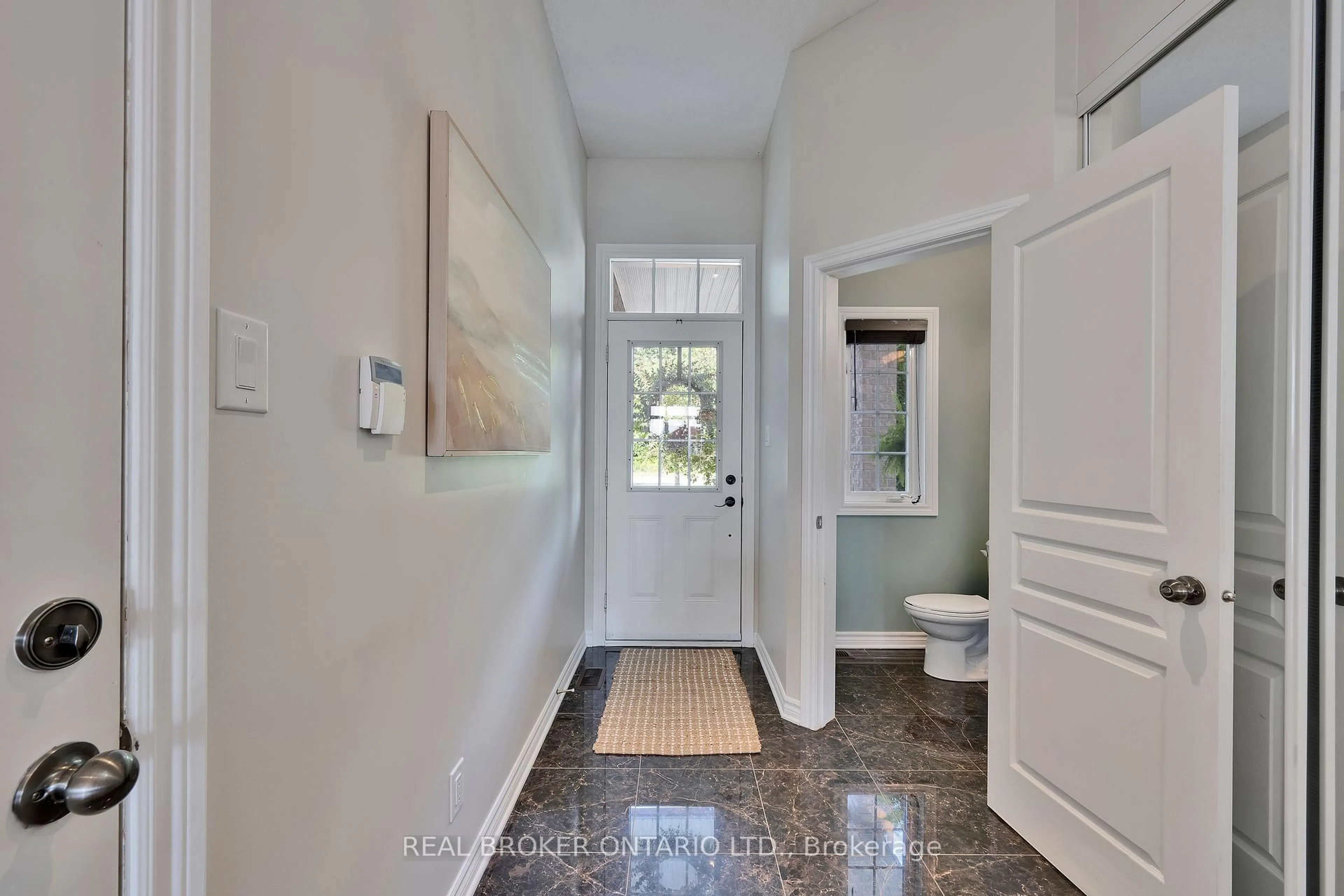 Indoor entryway for 711 Bowercrest Cres, Ottawa Ontario K1V 2M2