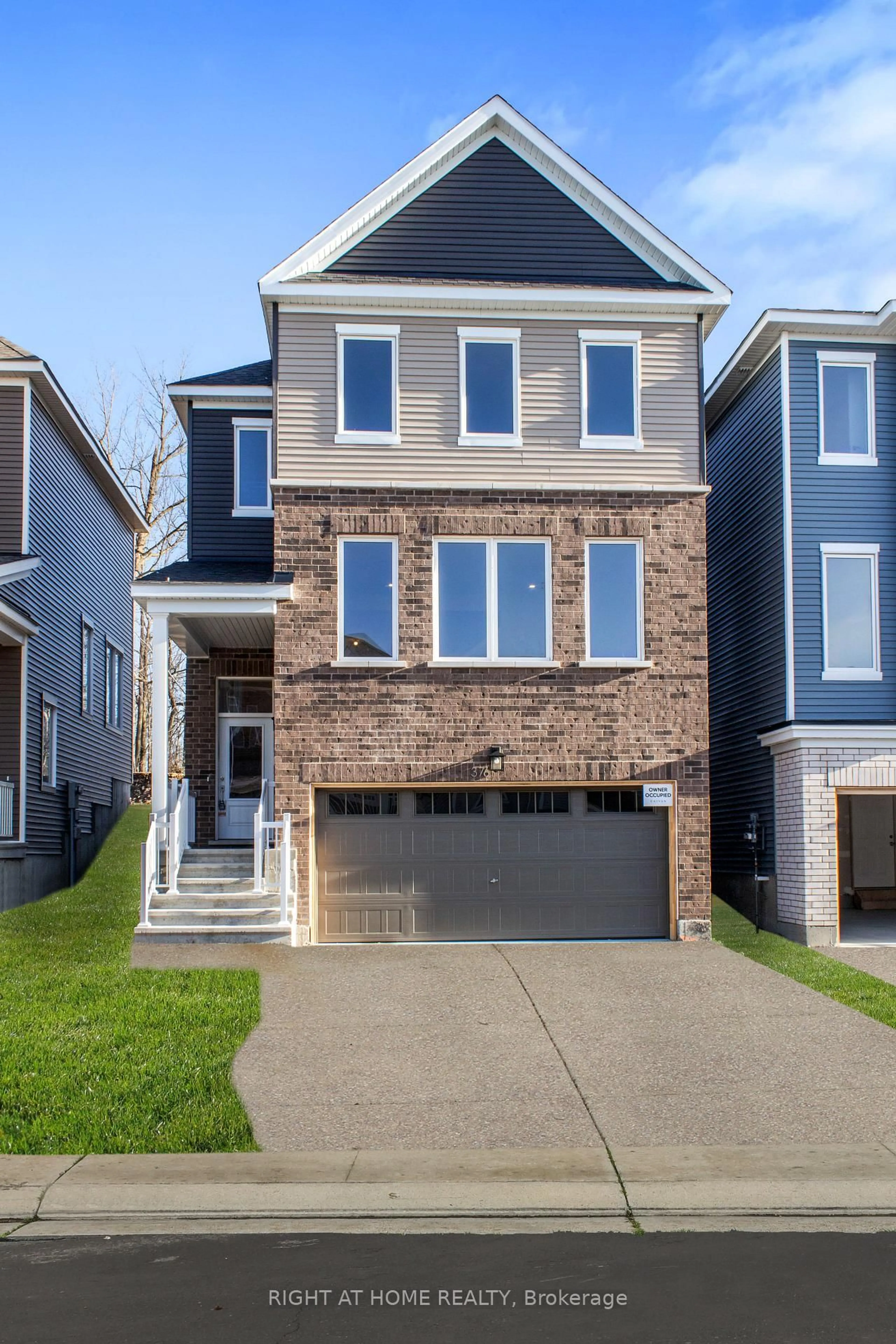 Home with brick exterior material, street for 376 Appalachian Circ, Ottawa Ontario K2J 6X3