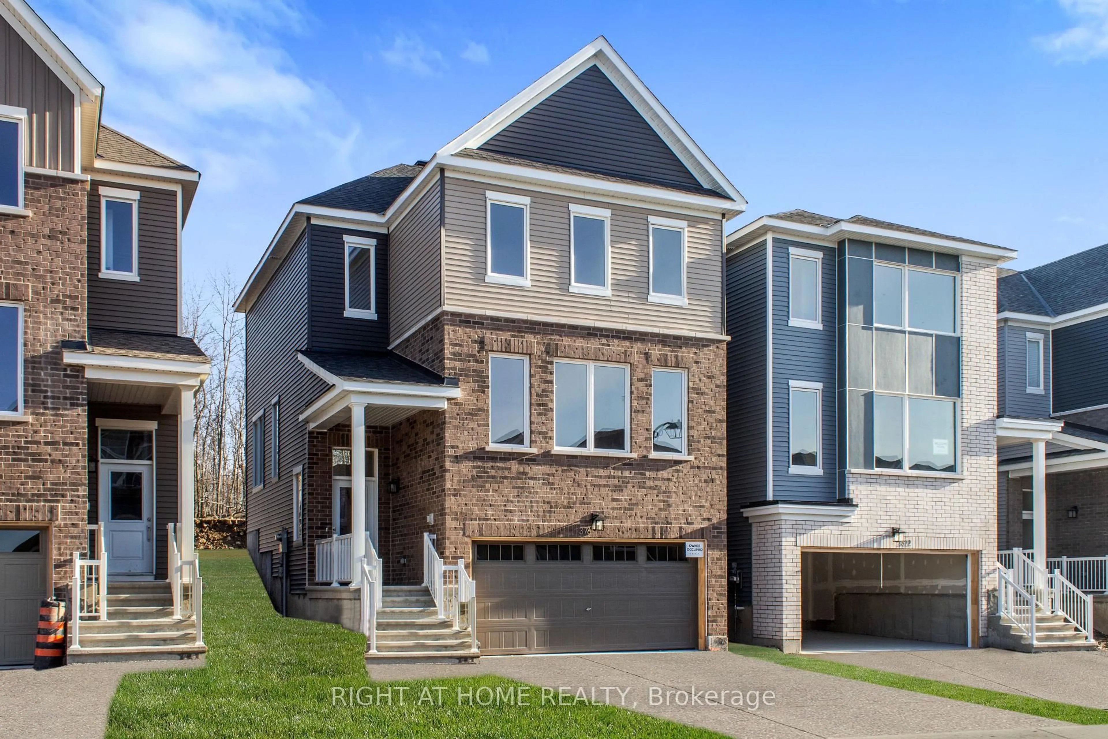 Home with brick exterior material, street for 376 Appalachian Circ, Ottawa Ontario K2J 6X3