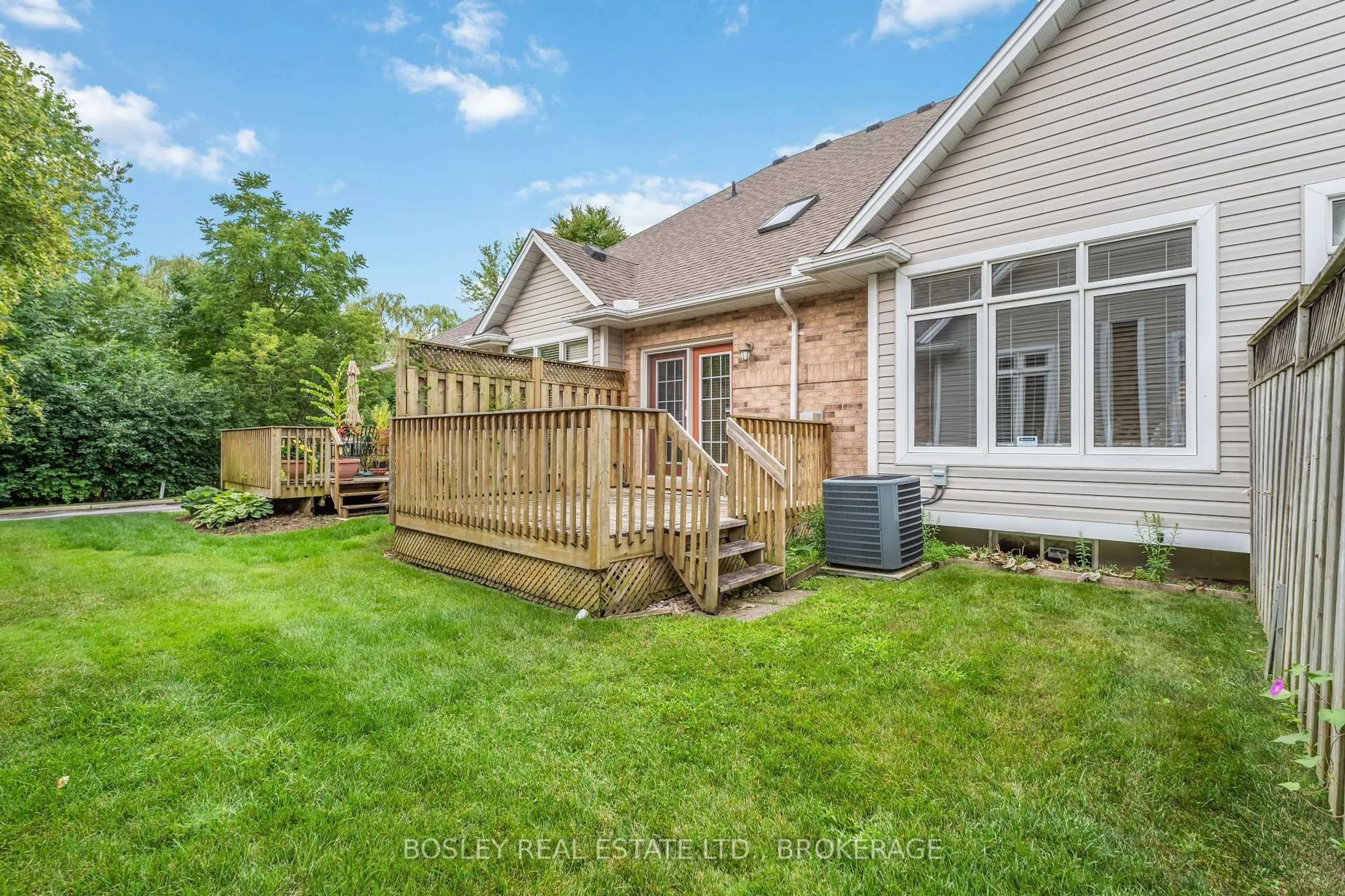 Patio, street for 308 Queenston St #14, St. Catharines Ontario L2P 2X4