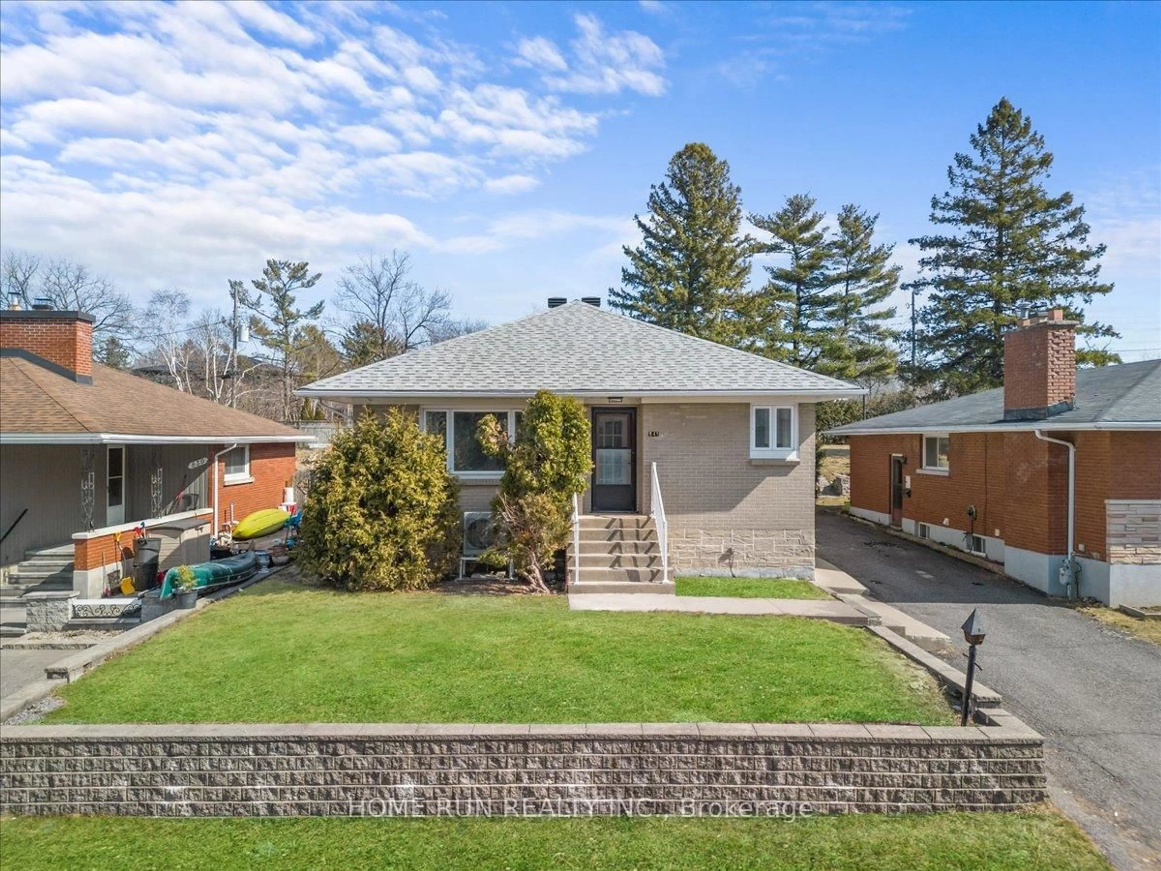 Unknown for 841 Iroquois Rd, Ottawa Ontario K2A 3N3