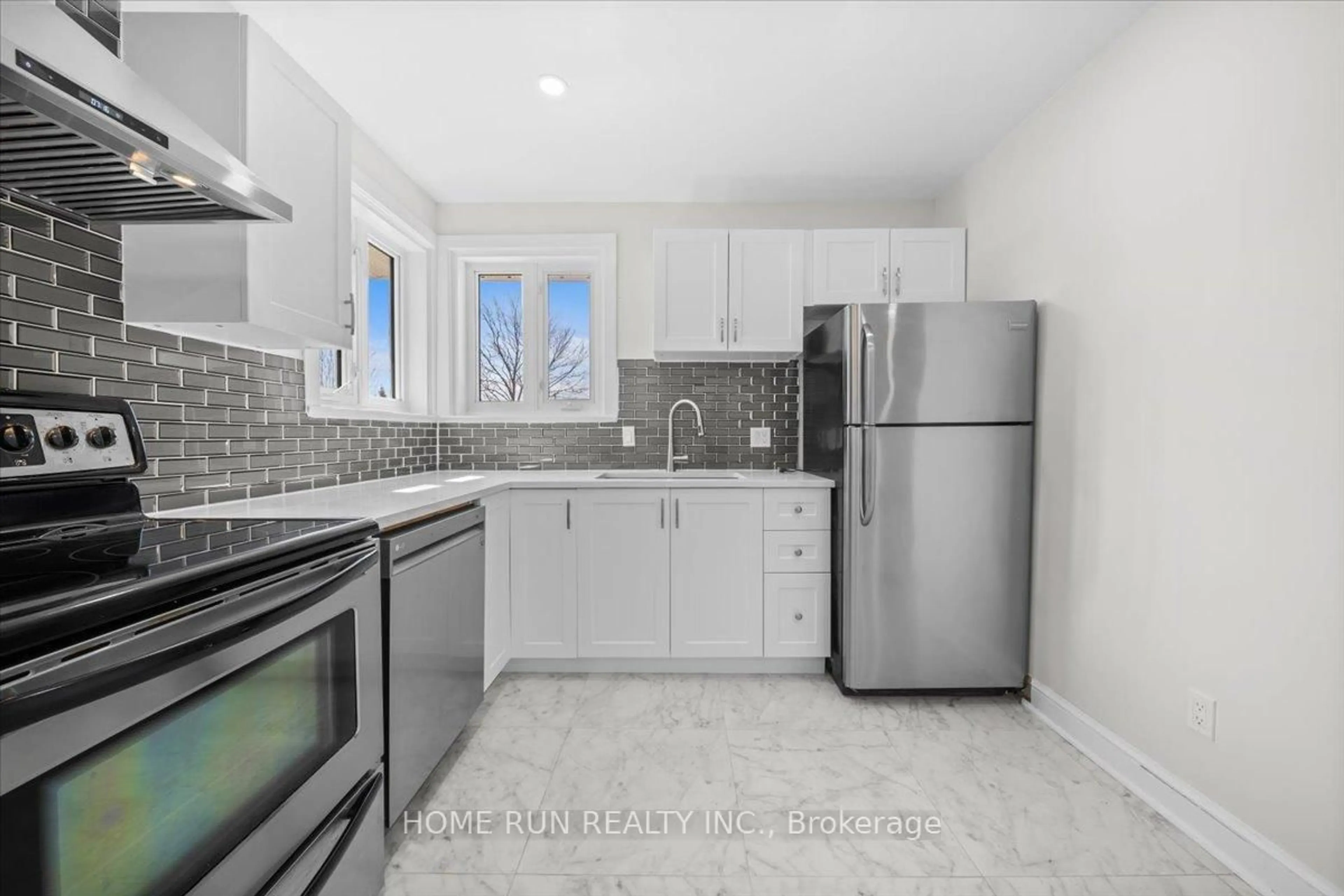 Standard kitchen, ceramic/tile floor for 841 Iroquois Rd, Ottawa Ontario K2A 3N3