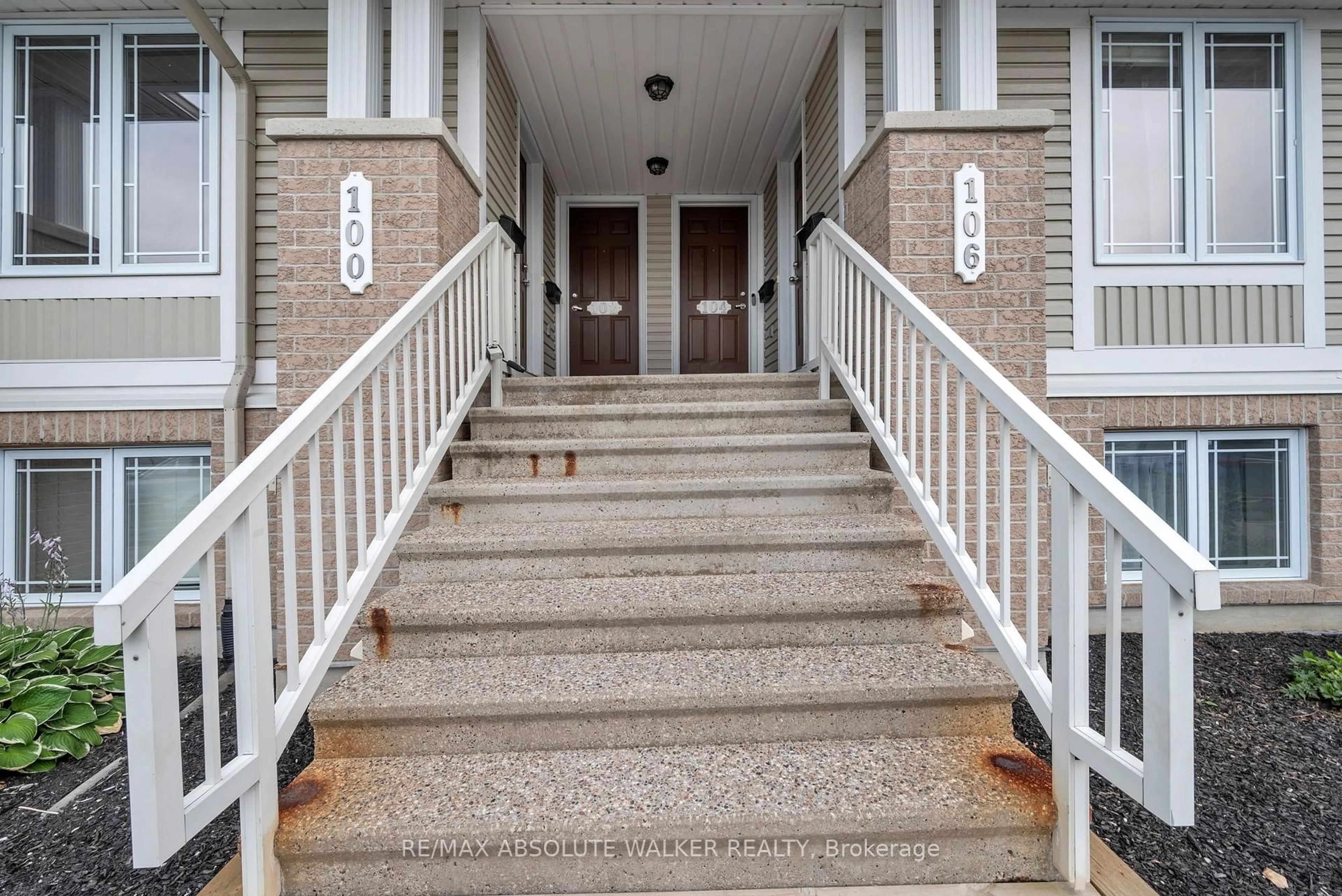 Unknown for 102 Brentmore Private, Ottawa Ontario K4A 0B7