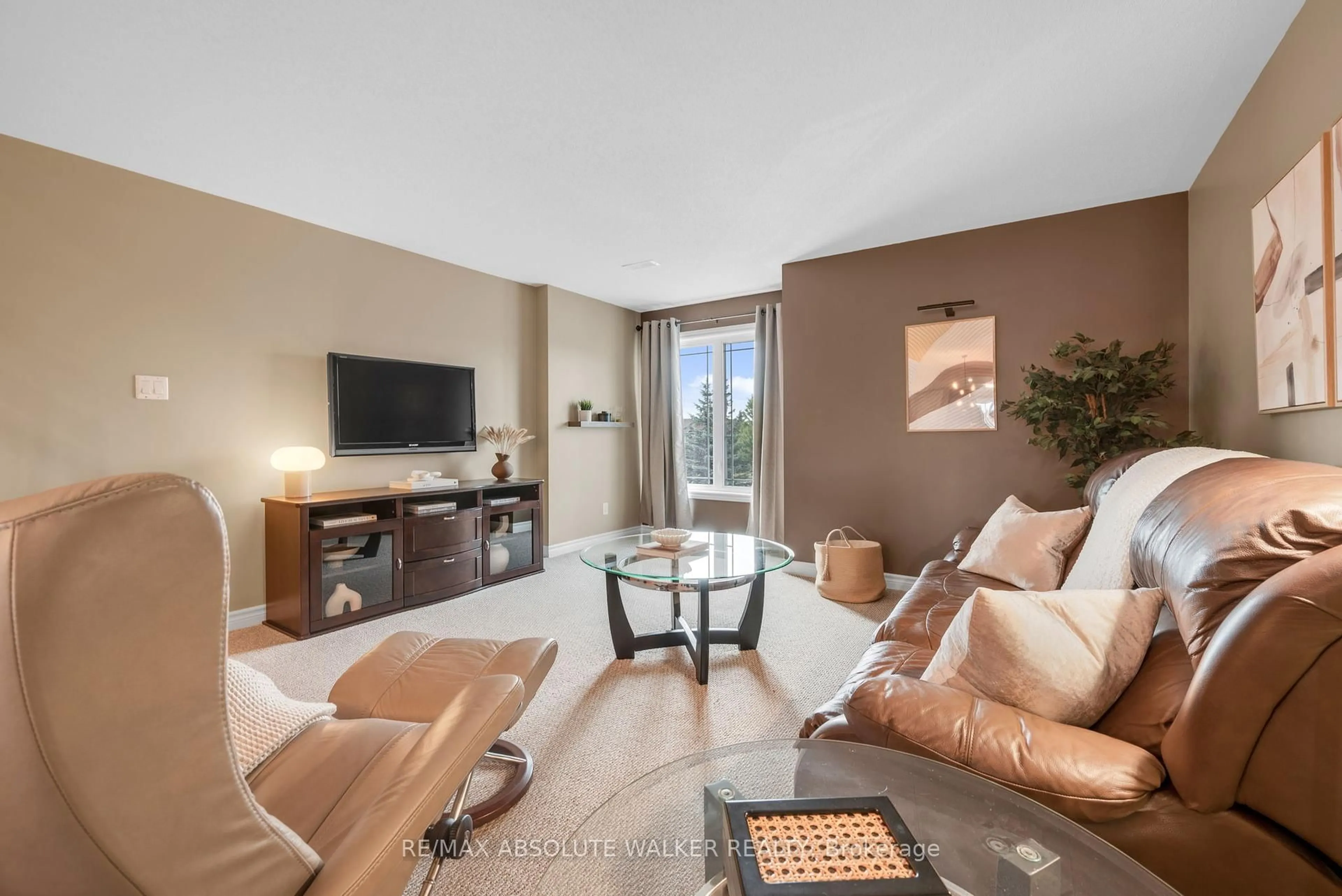 Living room with furniture, unknown for 102 Brentmore Private, Ottawa Ontario K4A 0B7