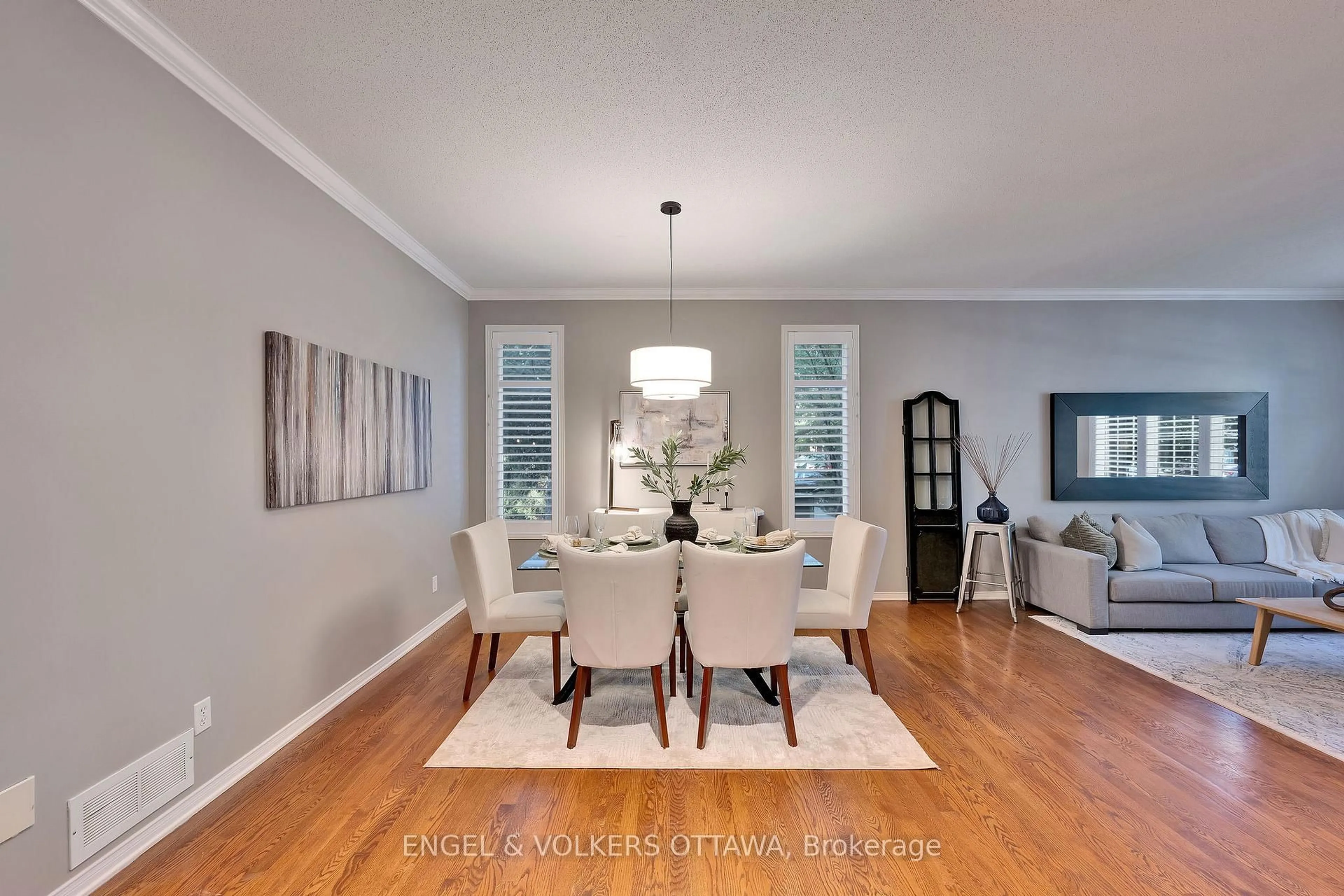 Dining room, wood/laminate floor for 5 Wynridge Pl, Ottawa Ontario K2M 2S9