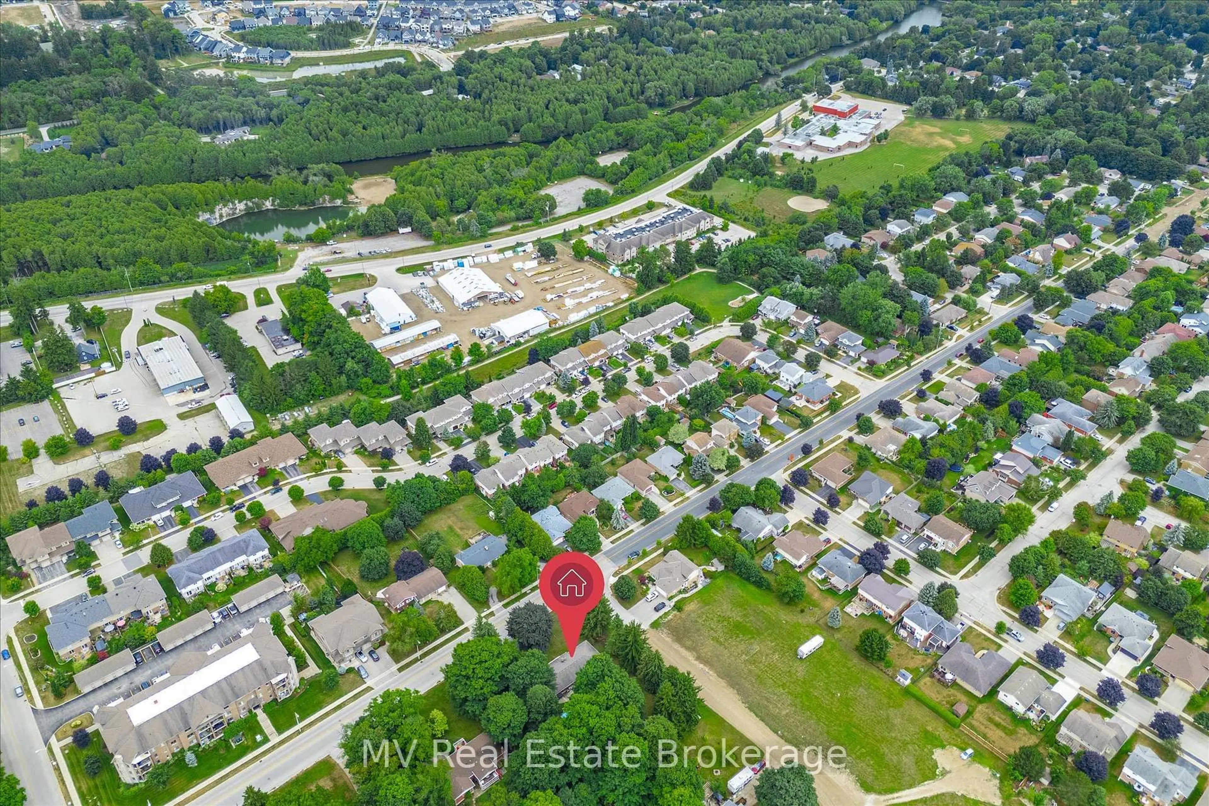 A pic from outside/outdoor area/front of a property/back of a property/a pic from drone, street for 348 Colborne St, Centre Wellington Ontario N0B 1S0