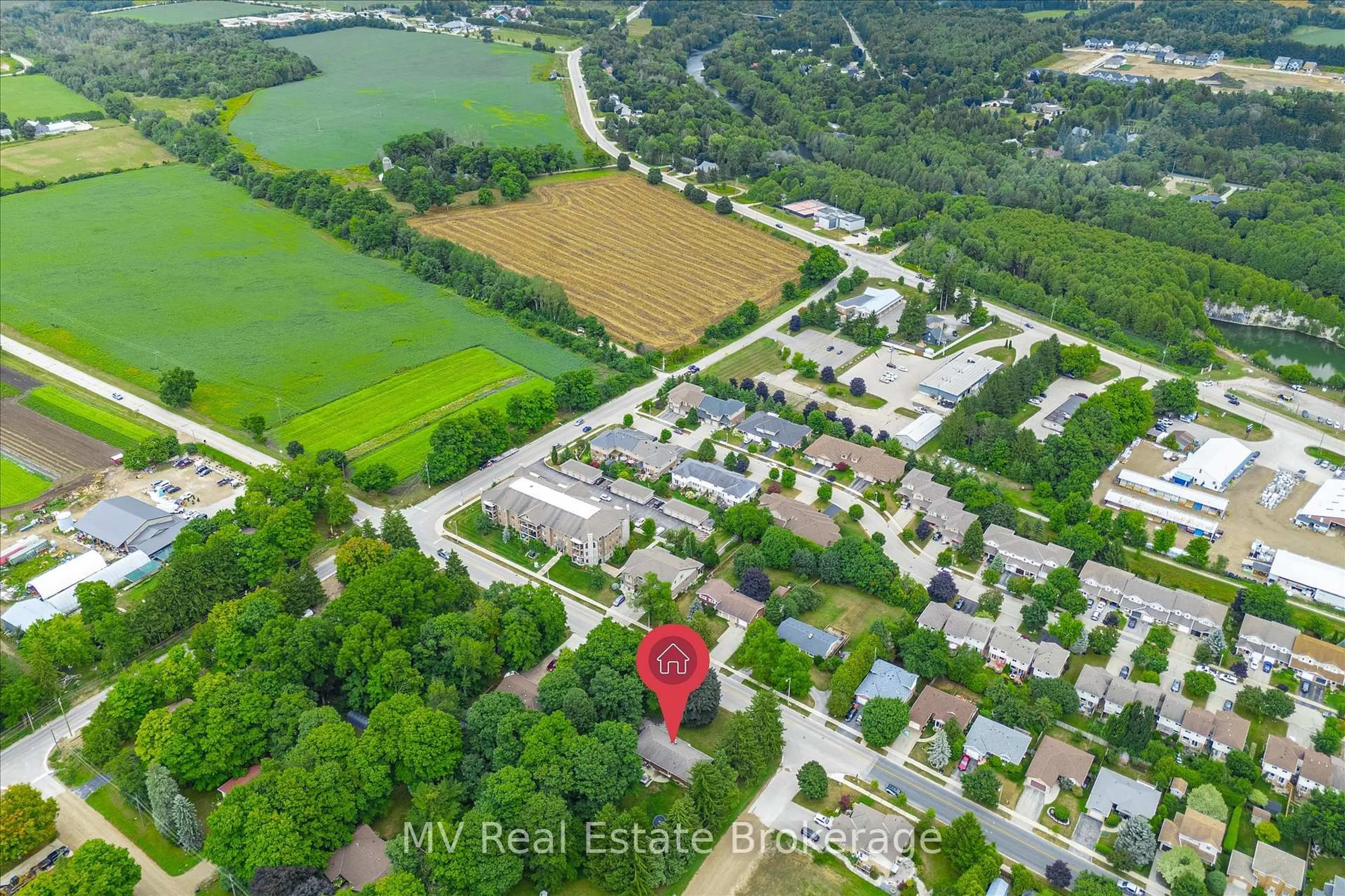 A pic from outside/outdoor area/front of a property/back of a property/a pic from drone, street for 348 Colborne St, Centre Wellington Ontario N0B 1S0