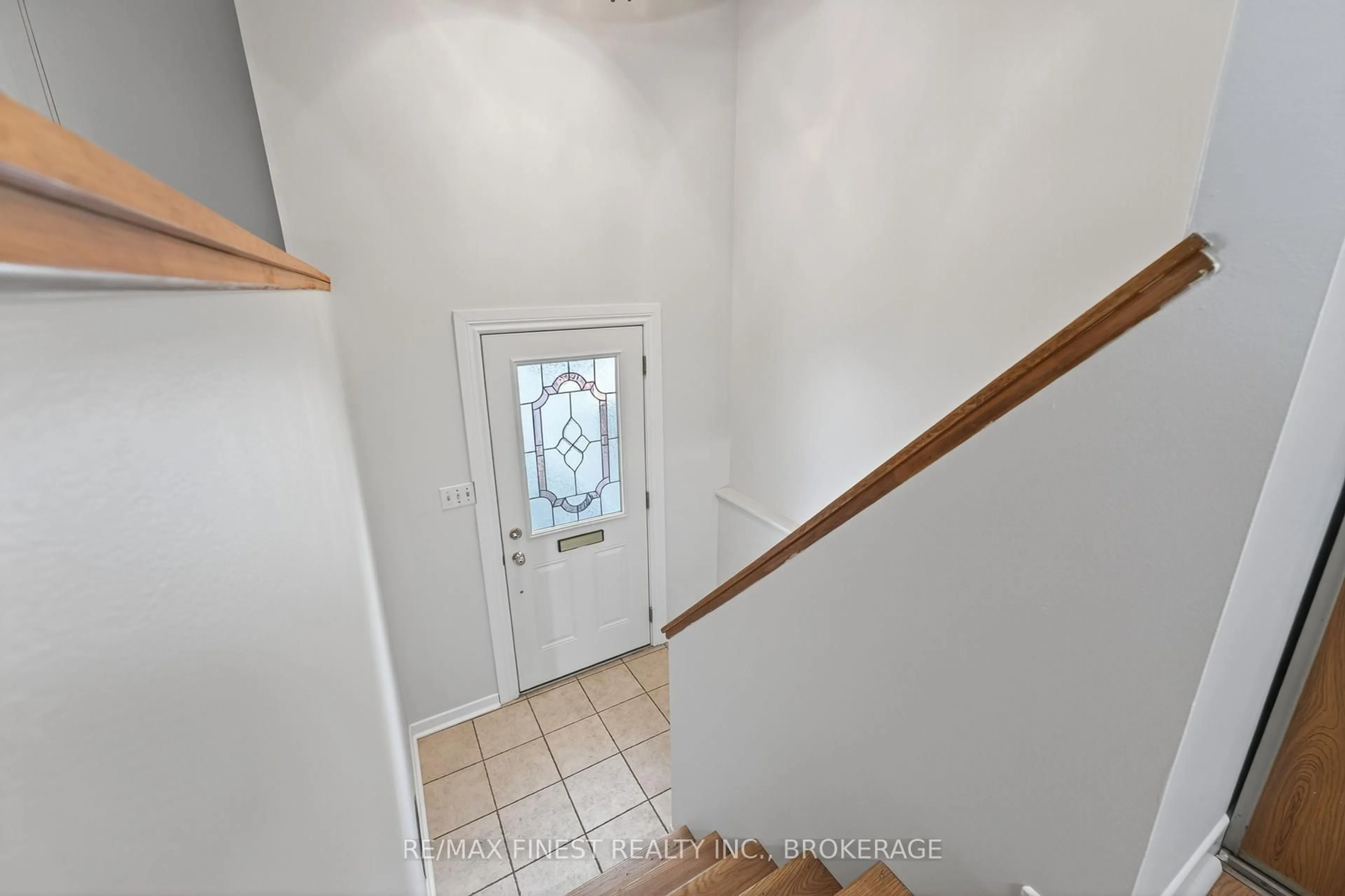 Unknown for 812 Cunningham Cres, Brockville Ontario K6V 6H2