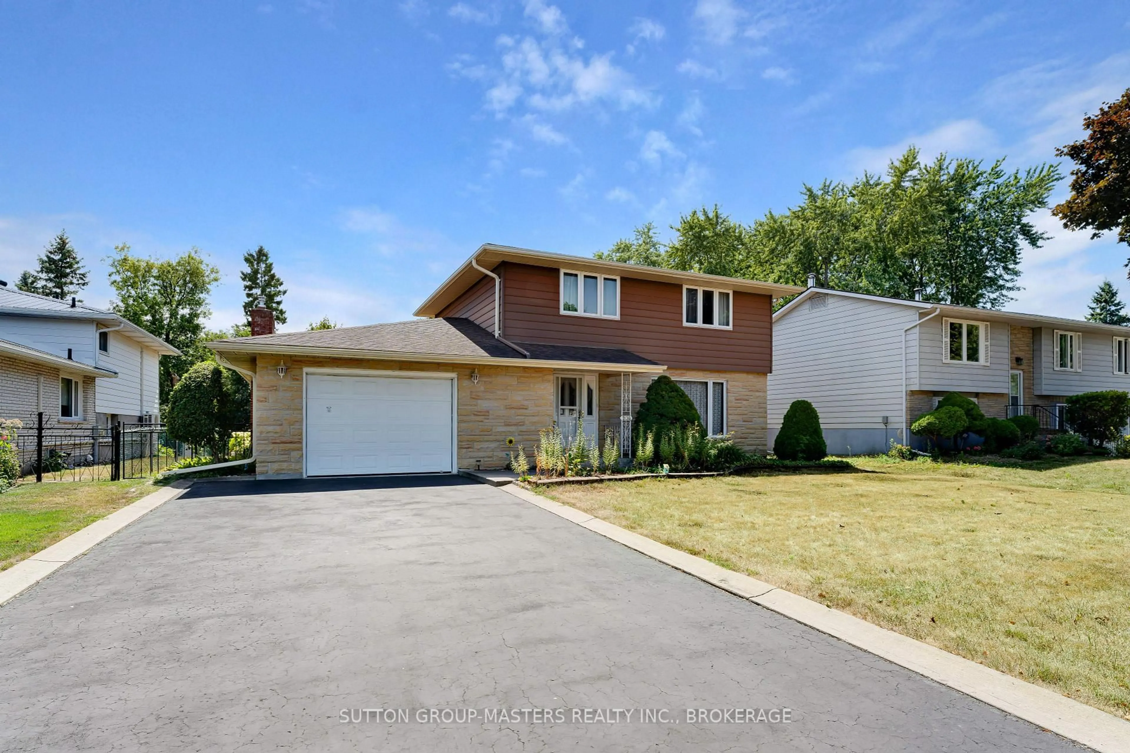 Home with vinyl exterior material, street for 204 Inverness Cres, Kingston Ontario K7M 6K5