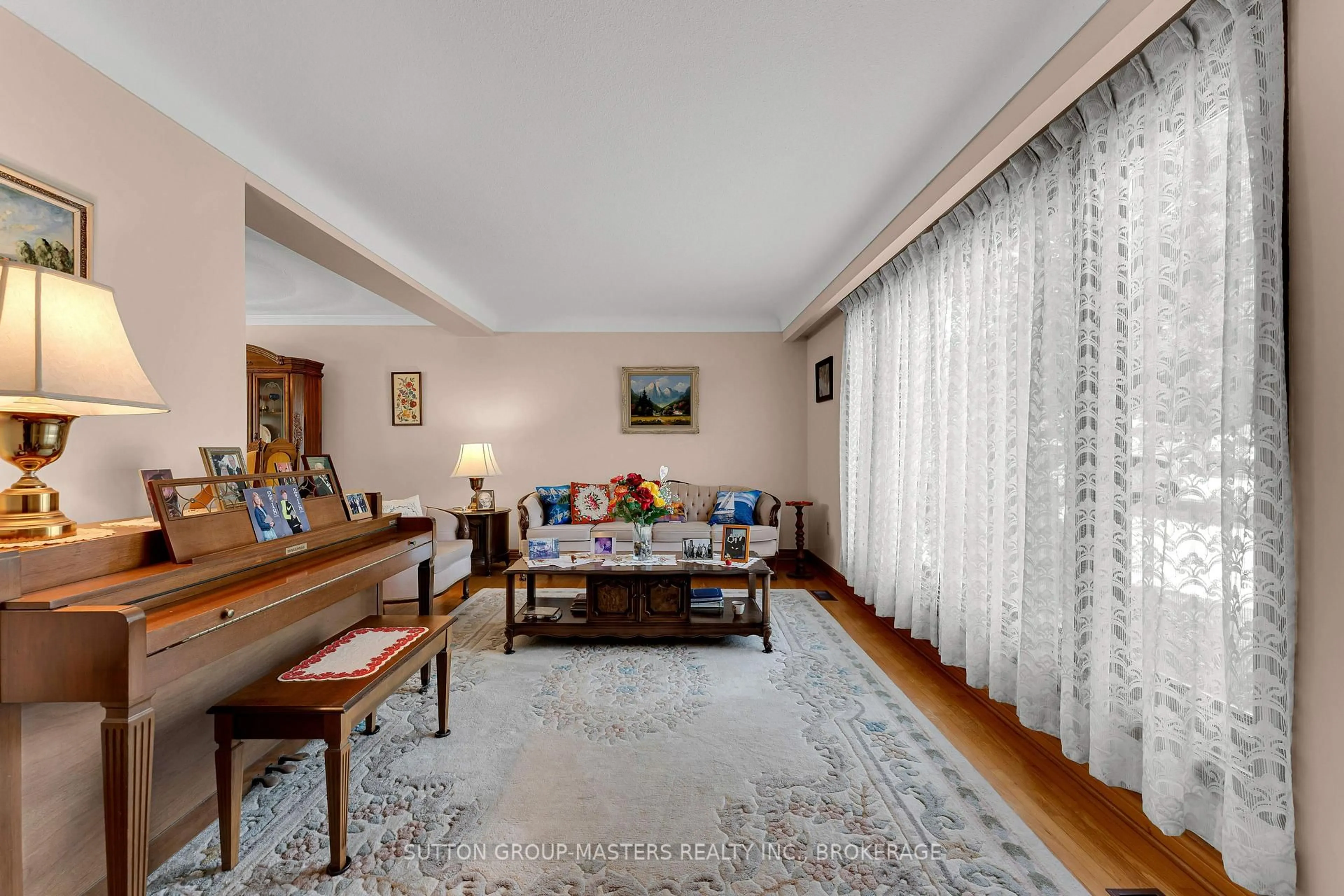 Living room with furniture, unknown for 204 Inverness Cres, Kingston Ontario K7M 6K5