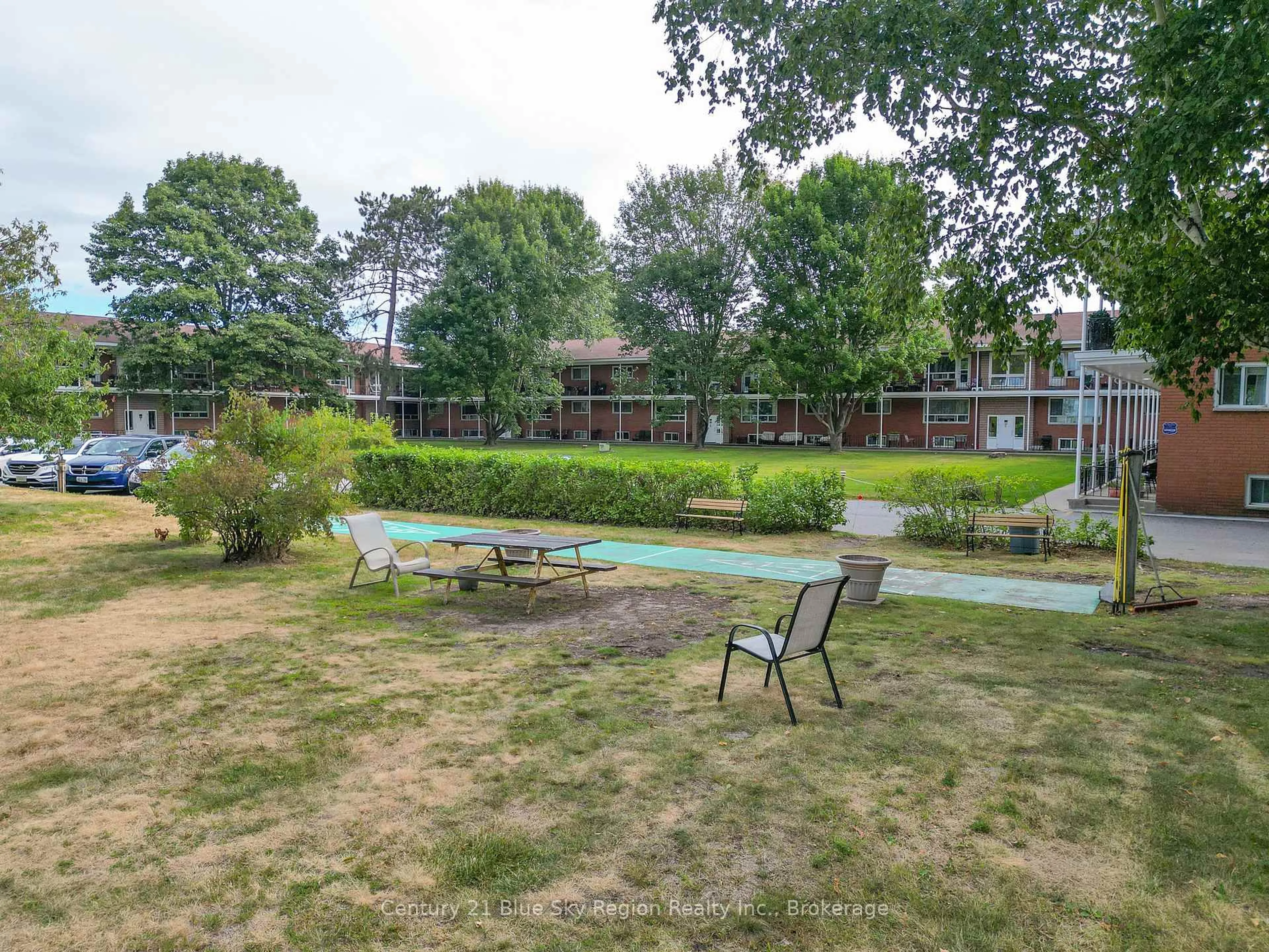 Patio, unknown for 40 Judge Ave #14, North Bay Ontario P1A 1B4