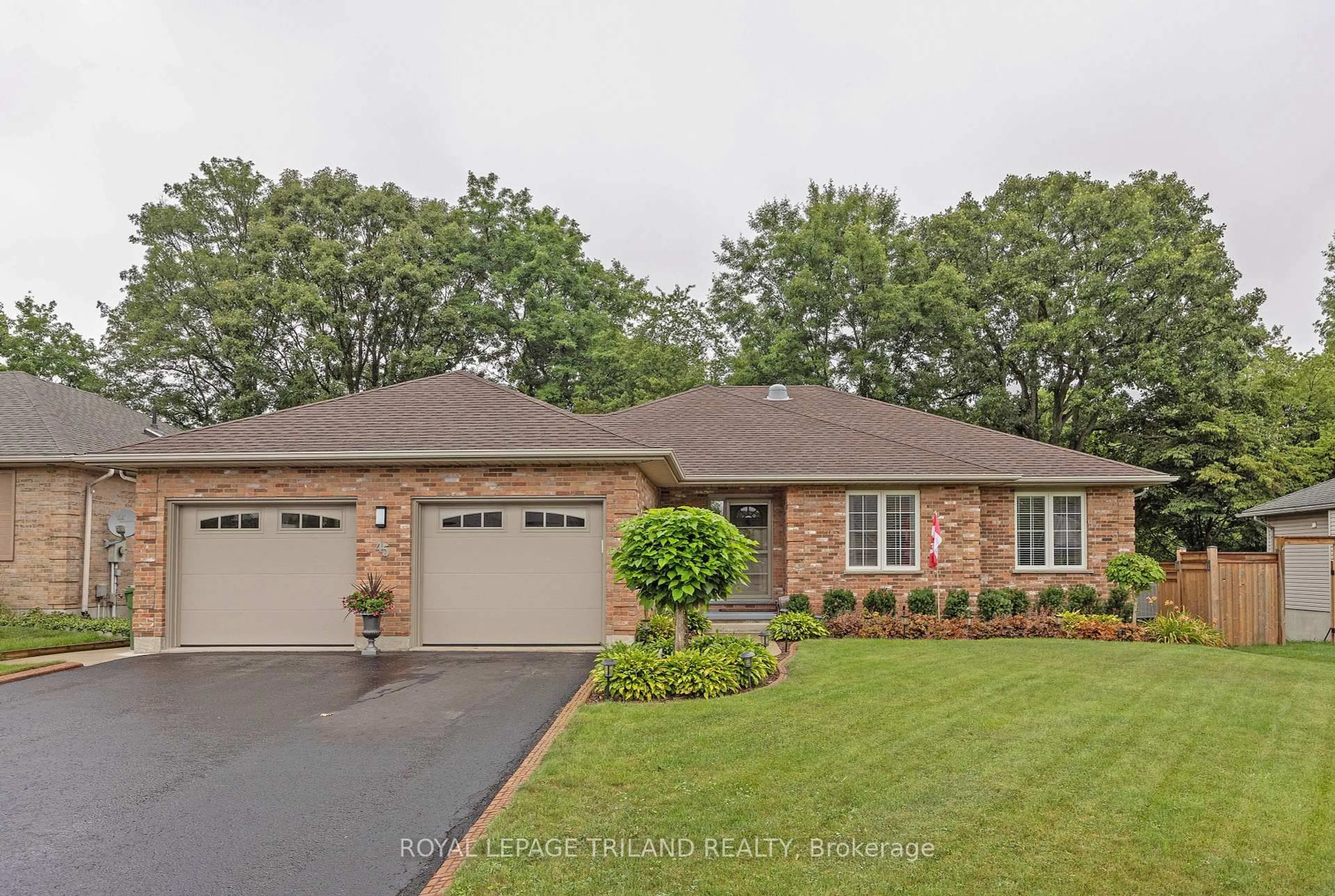 Home with brick exterior material, water/lake/river/ocean view for 45 Mc Gregor Crt, St. Thomas Ontario N5P 4H6