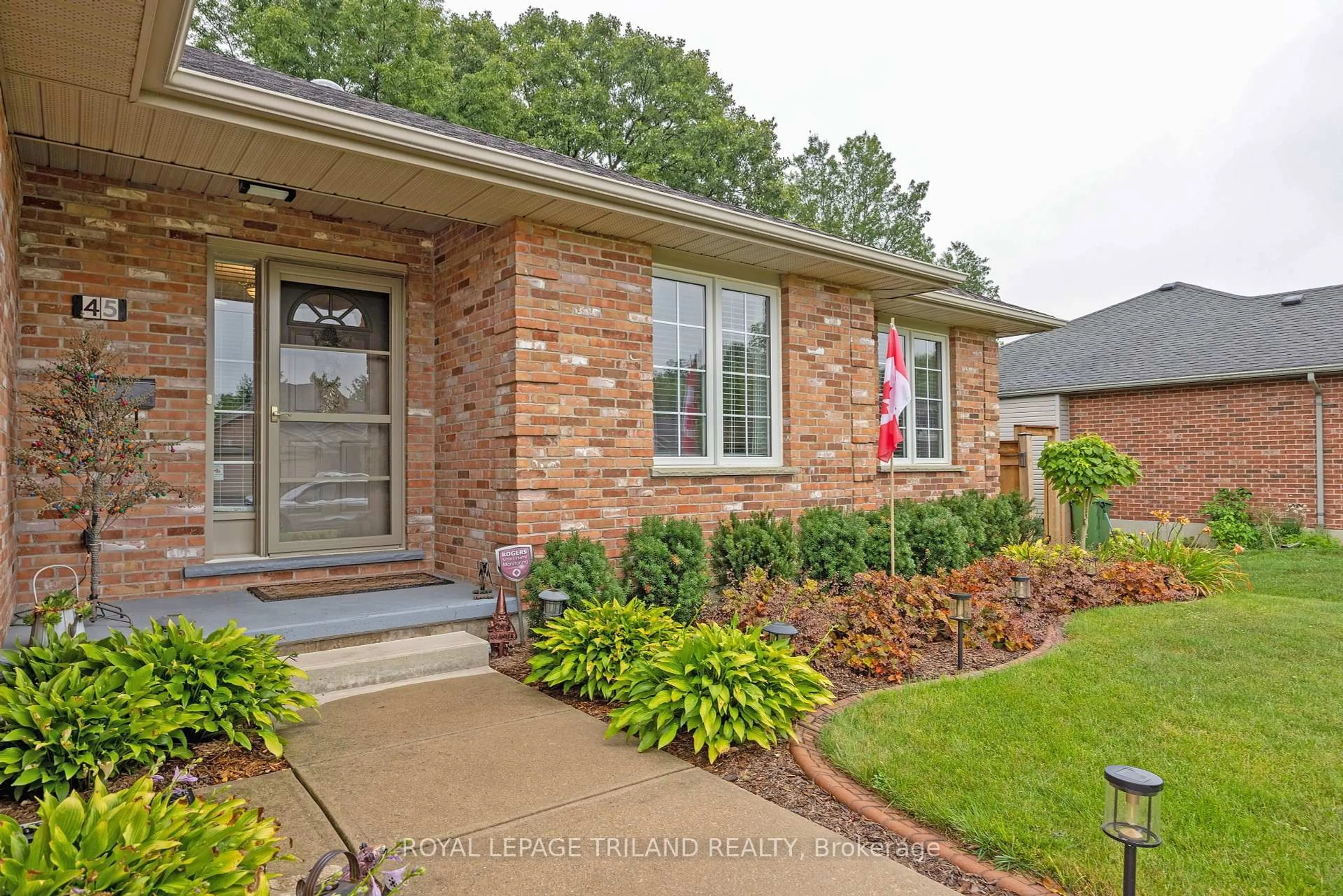 Home with brick exterior material, street for 45 Mc Gregor Crt, St. Thomas Ontario N5P 4H6