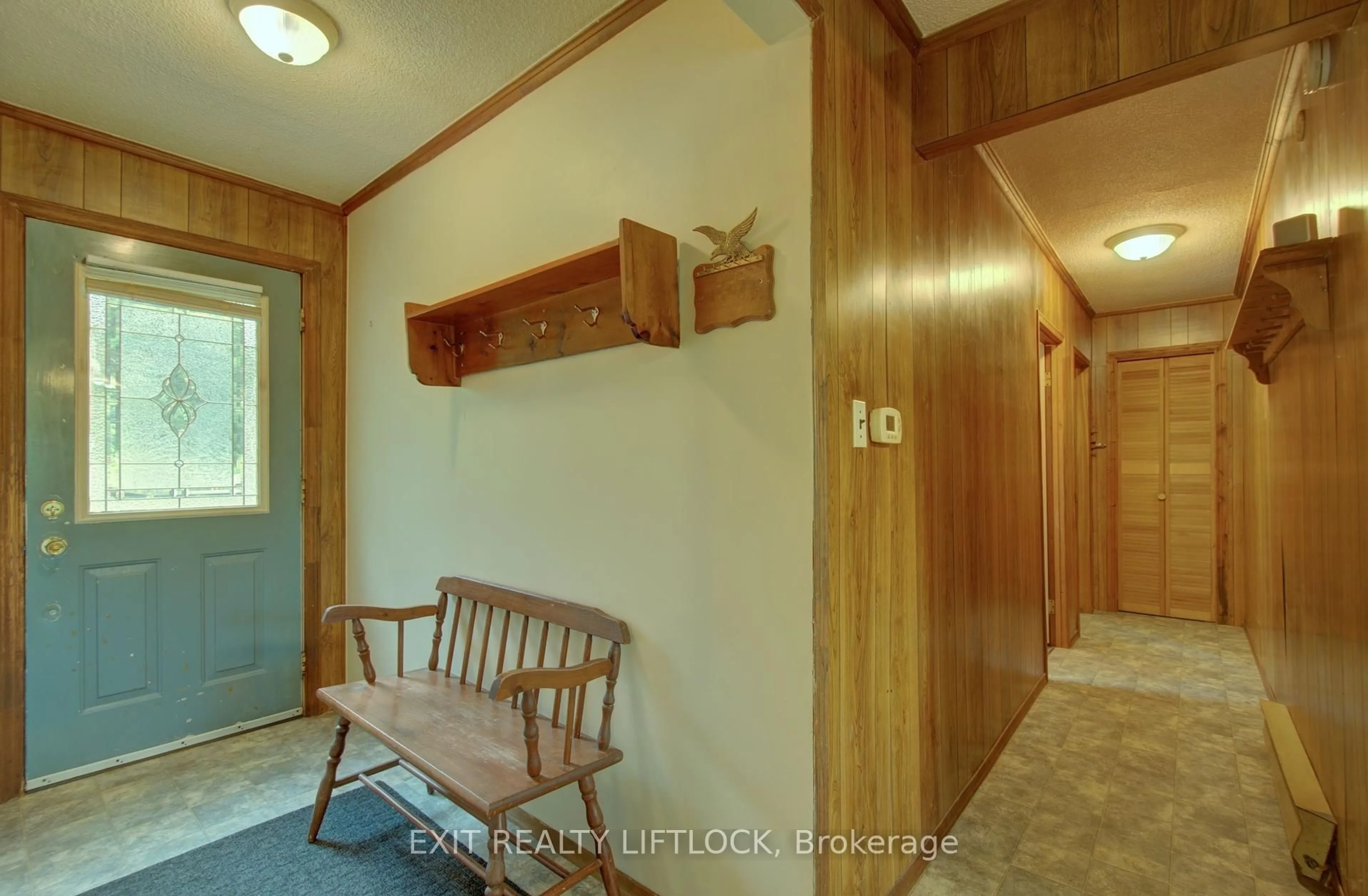 Indoor entryway for 88 Fire Route 6A, Havelock-Belmont-Methuen Ontario K0L 1Z0