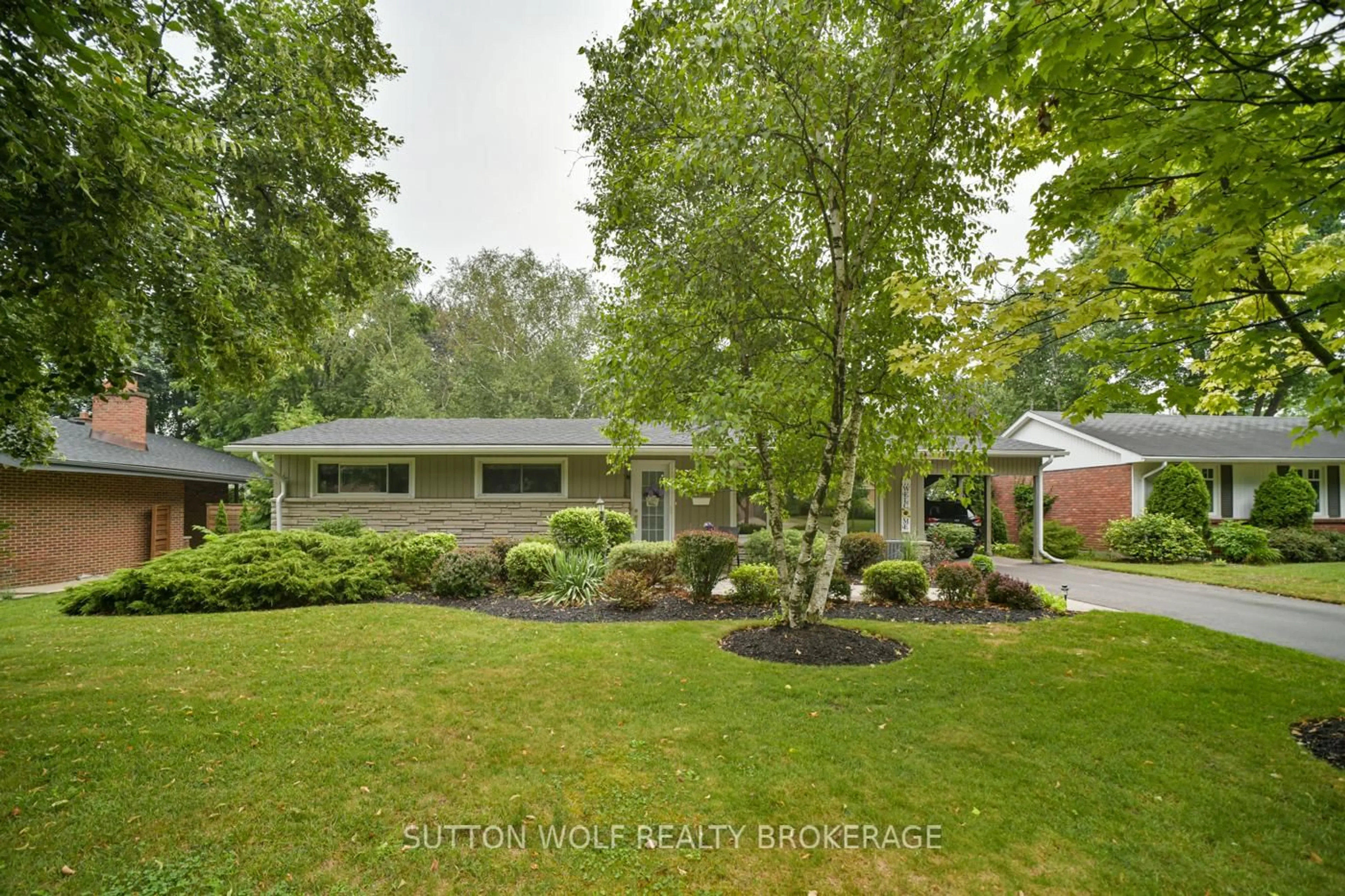 Unknown for 679 Headley Dr, London North Ontario N6H 3V5