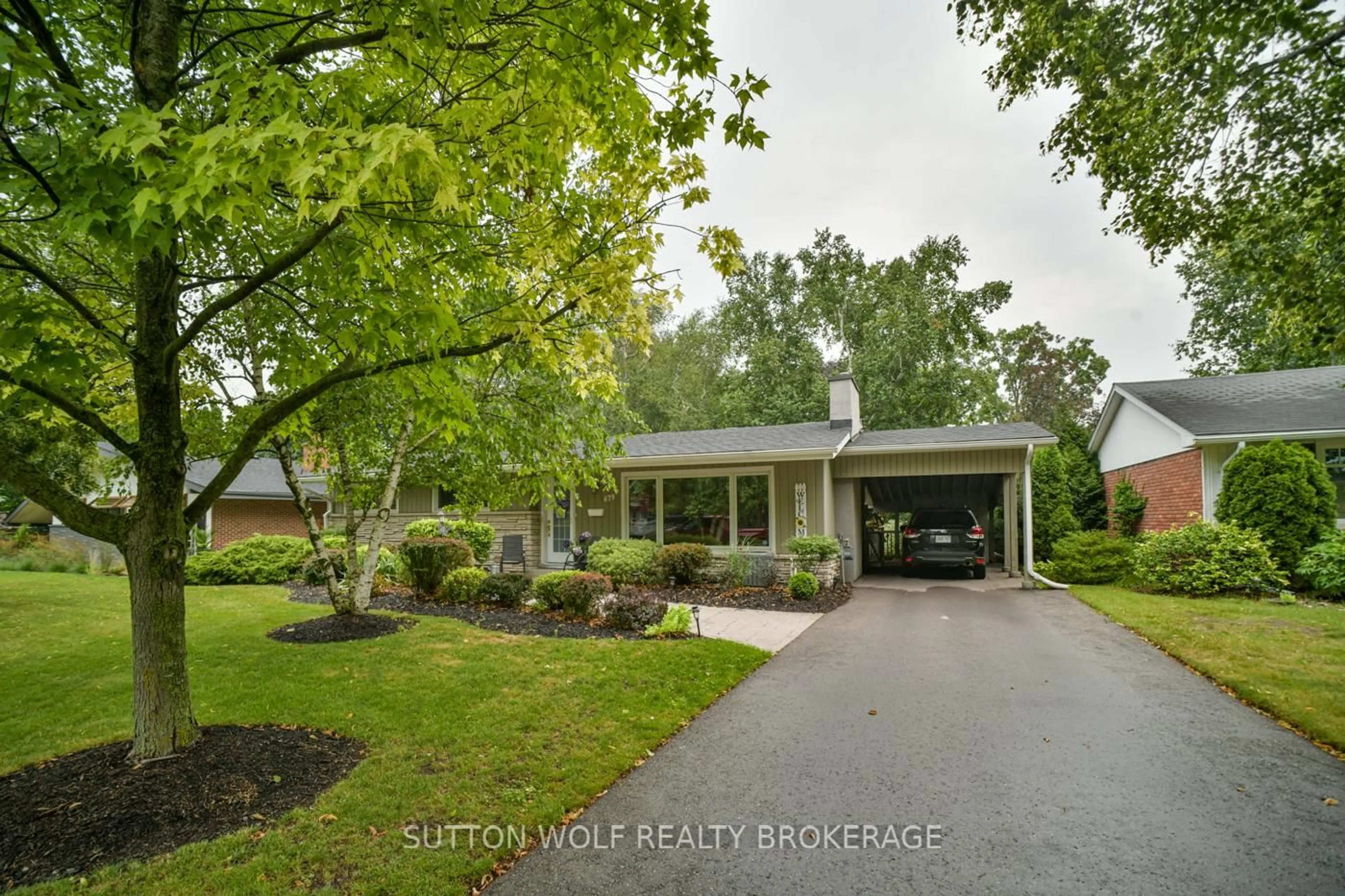 Unknown for 679 Headley Dr, London North Ontario N6H 3V5