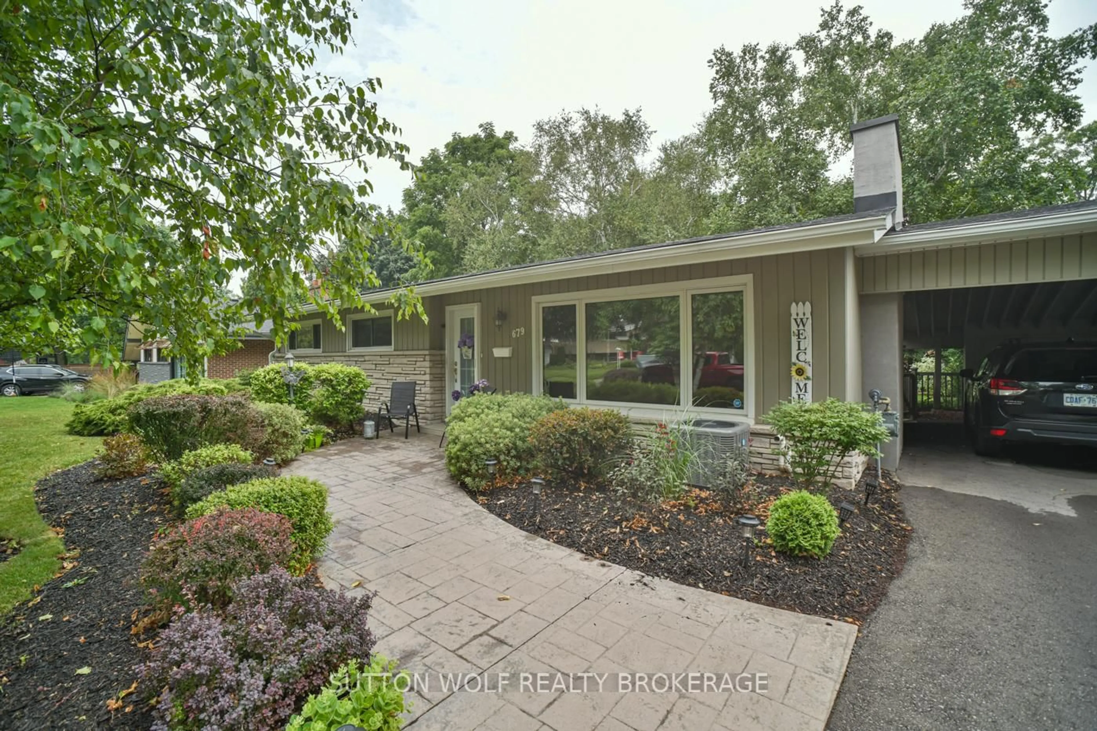 Unknown for 679 Headley Dr, London North Ontario N6H 3V5