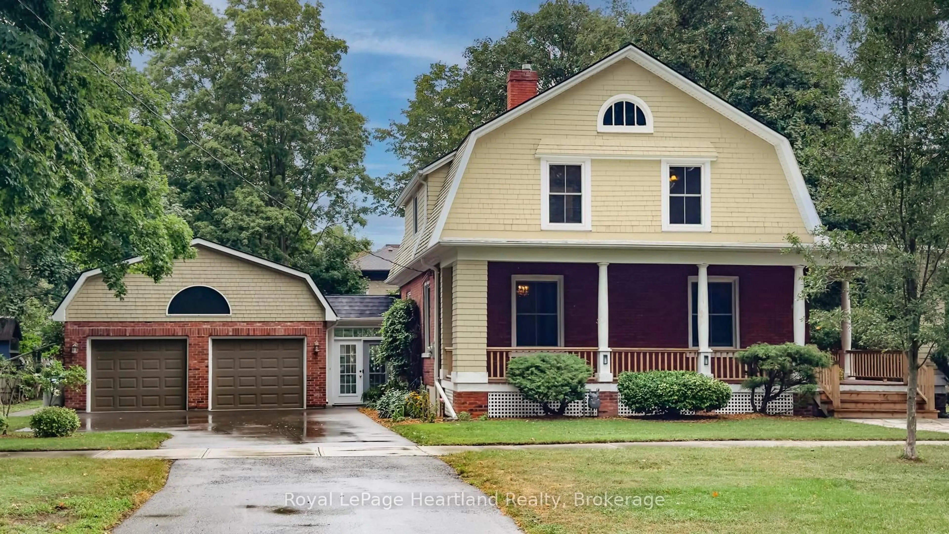 Home with vinyl exterior material, street for 183 East St, Goderich Ontario N7A 1N6