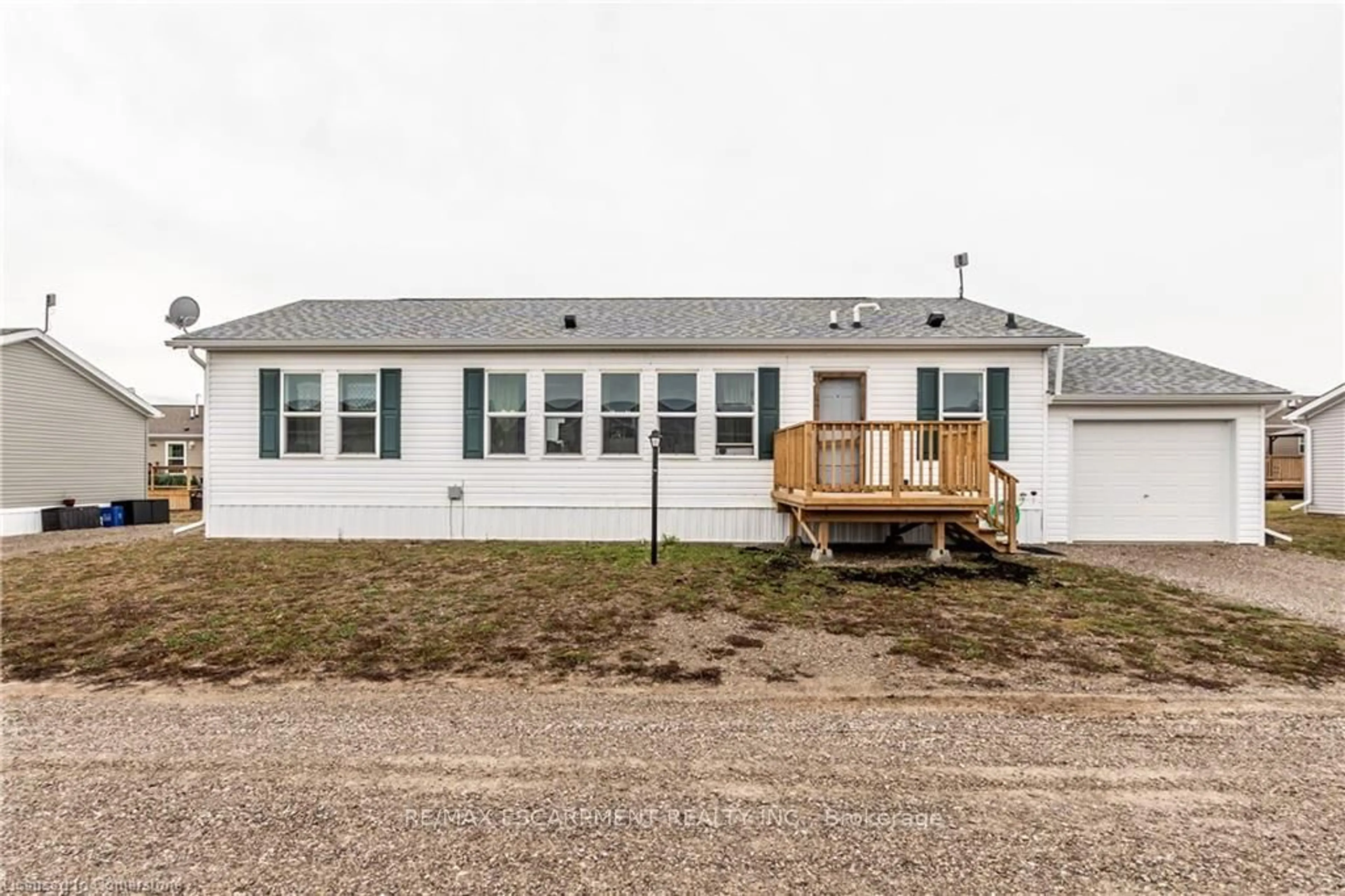 Home with vinyl exterior material, unknown for 17 BENT WILLOW Crt, Haldimand Ontario N0A 1L0