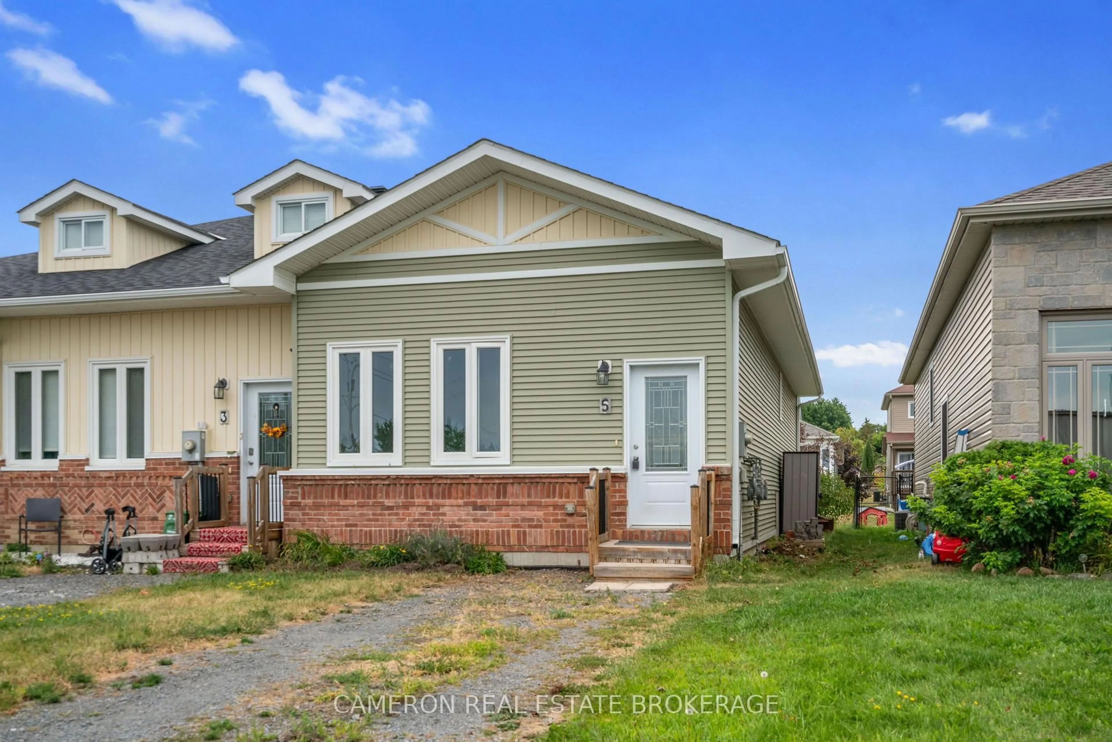 Home with vinyl exterior material, street for 5 Blackburn Dr, Cornwall Ontario K6H 0B5