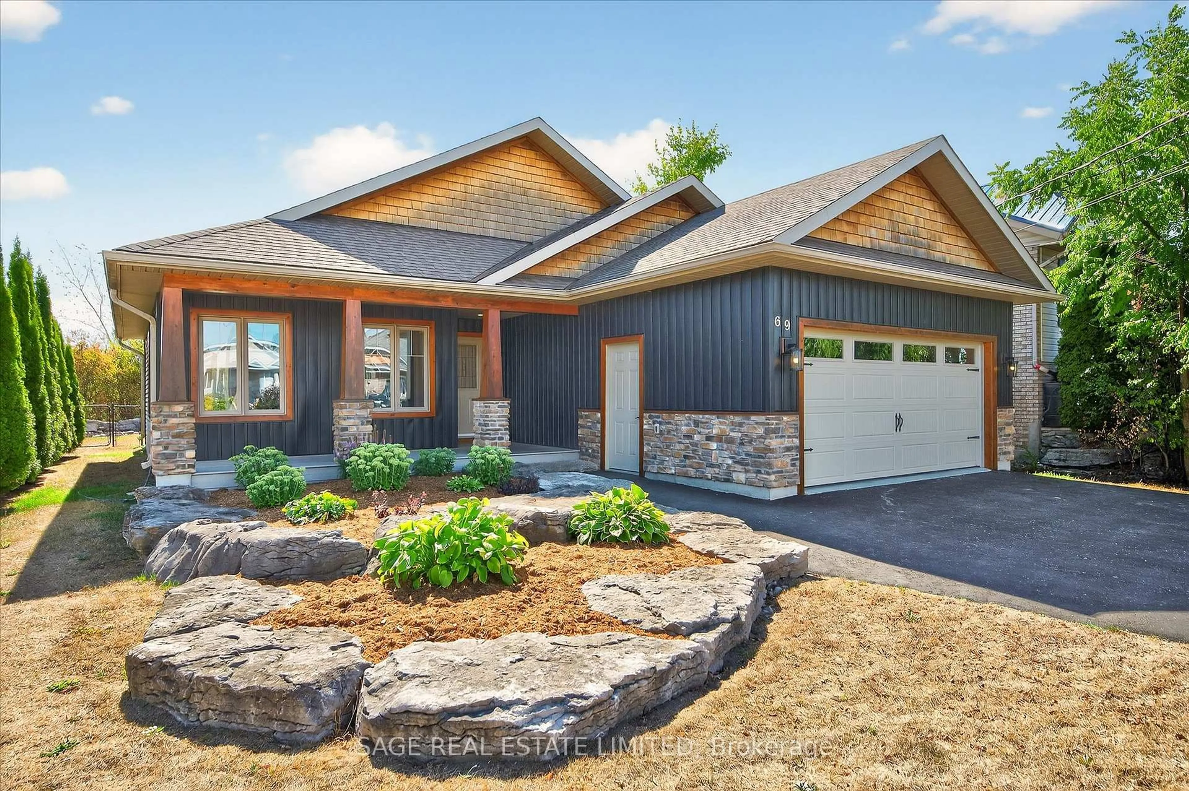 Home with brick exterior material, unknown for 69 Helen St, Kawartha Lakes Ontario K0M 1A0