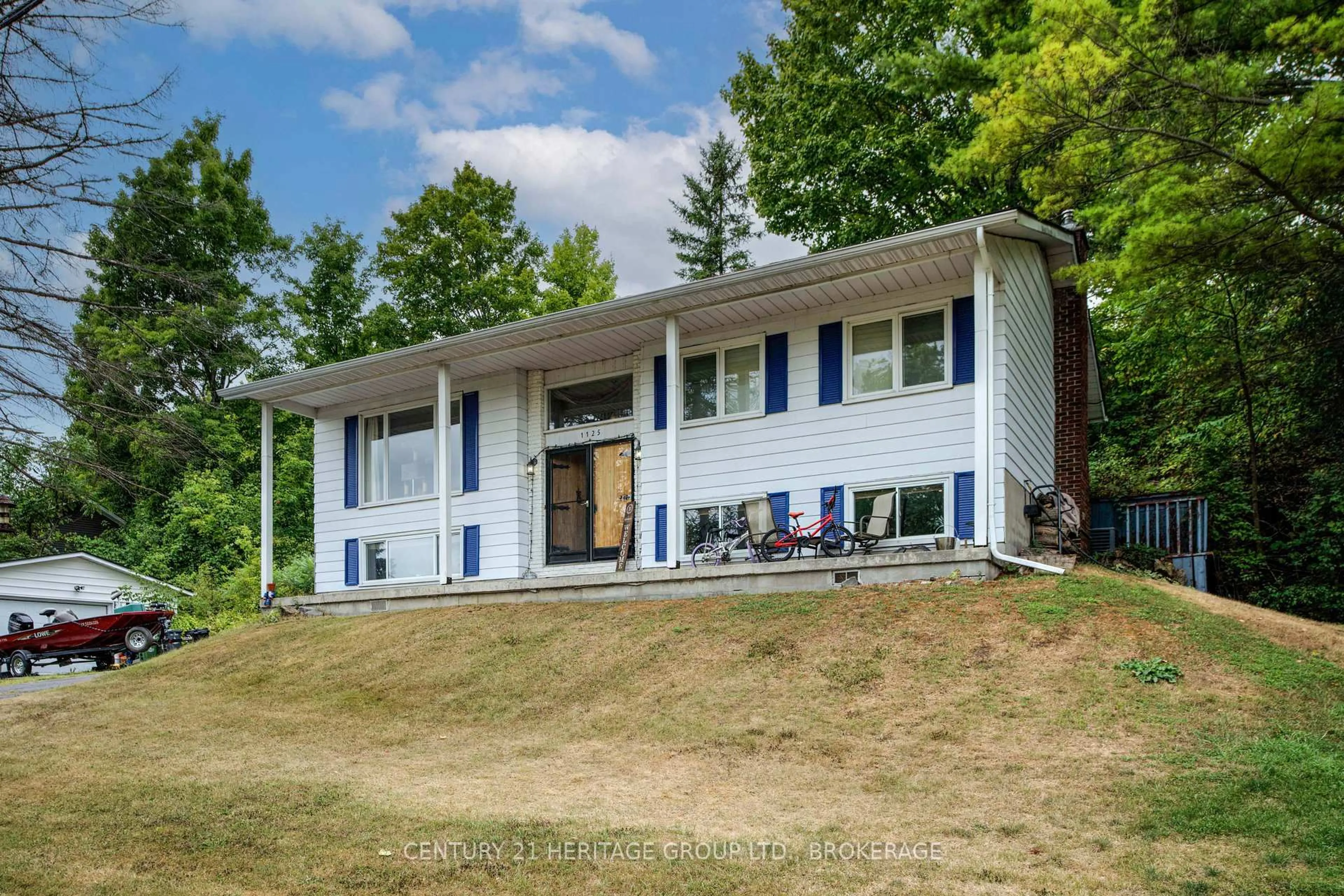 Home with vinyl exterior material, unknown for 1125 Westbrook Rd, Kingston Ontario K7P 2V3