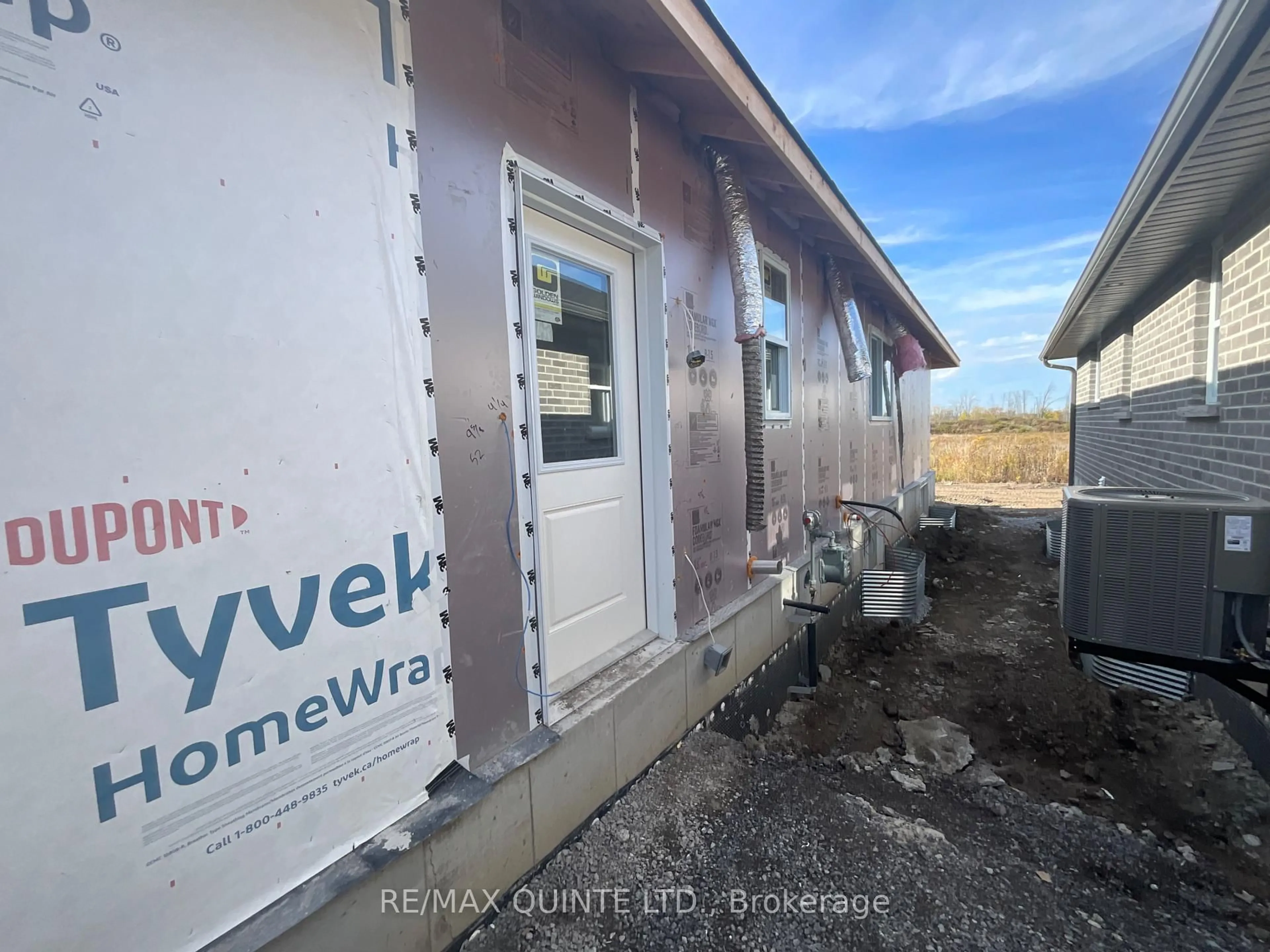 Home with vinyl exterior material, building for 87 Hastings Park Dr, Belleville Ontario K8P 0J1