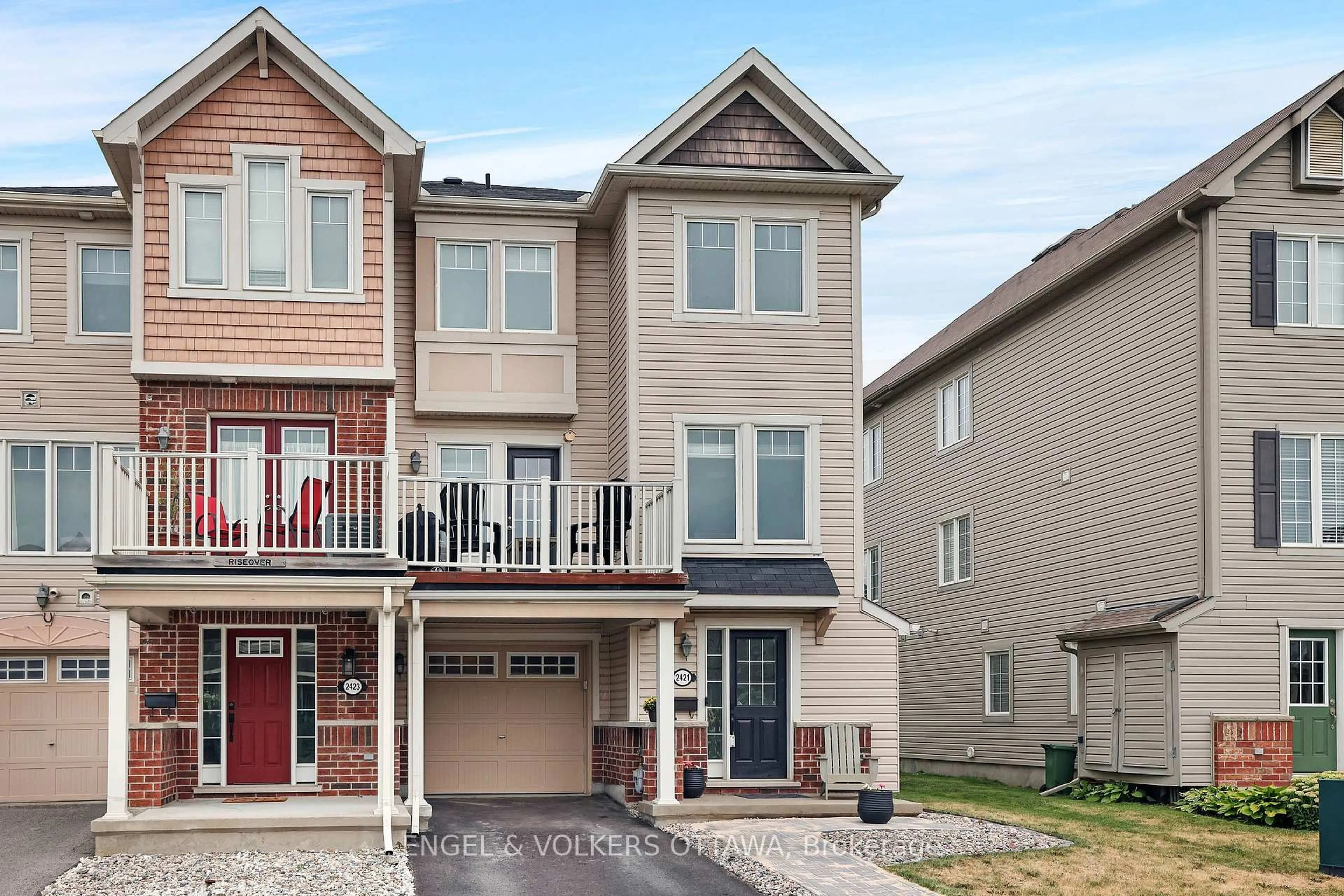Unknown for 2421 Nutgrove Ave, Ottawa Ontario K2J 0X4