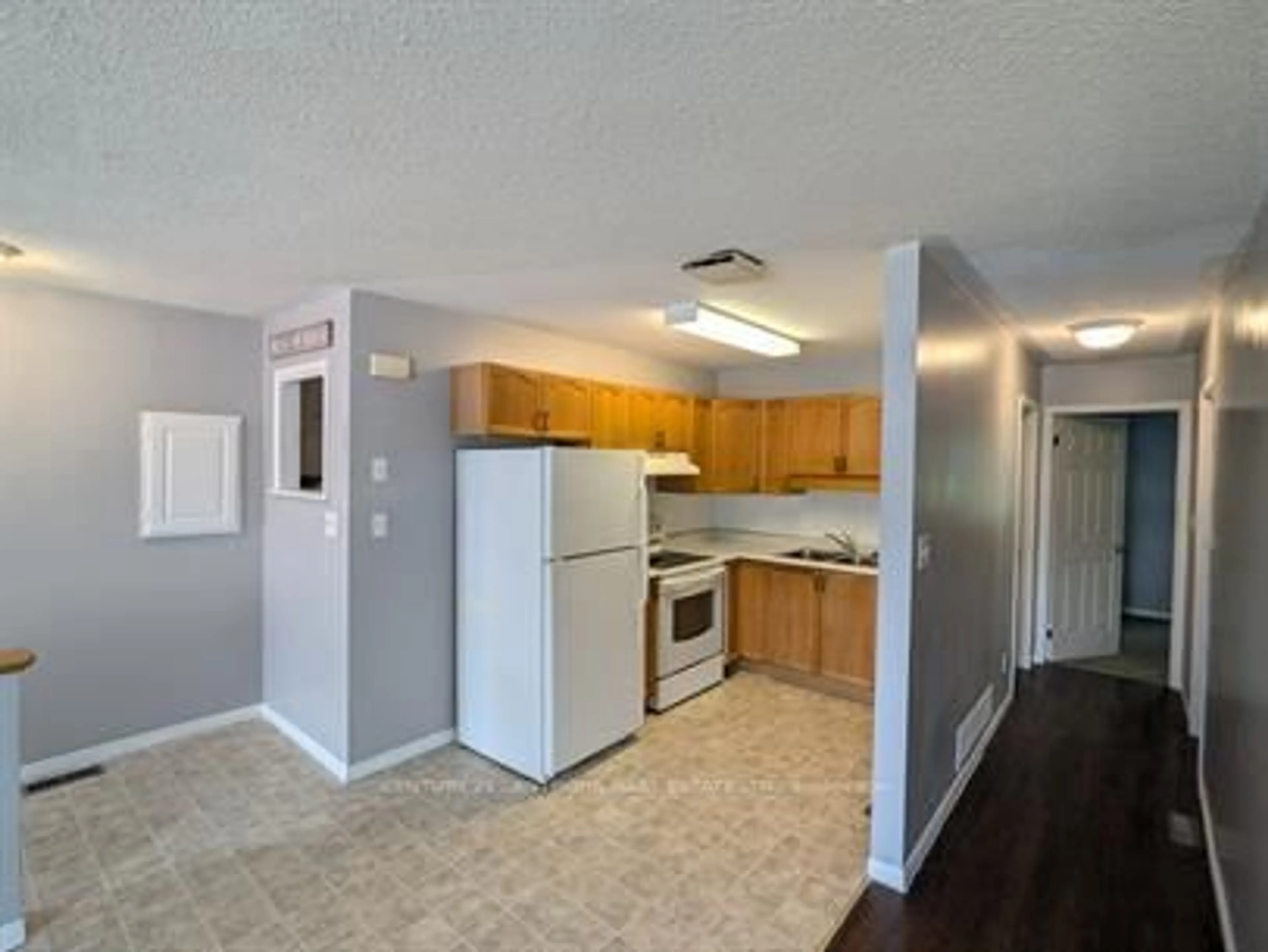 Standard kitchen, unknown for 22 Water St, Quinte West Ontario K8V 4L9