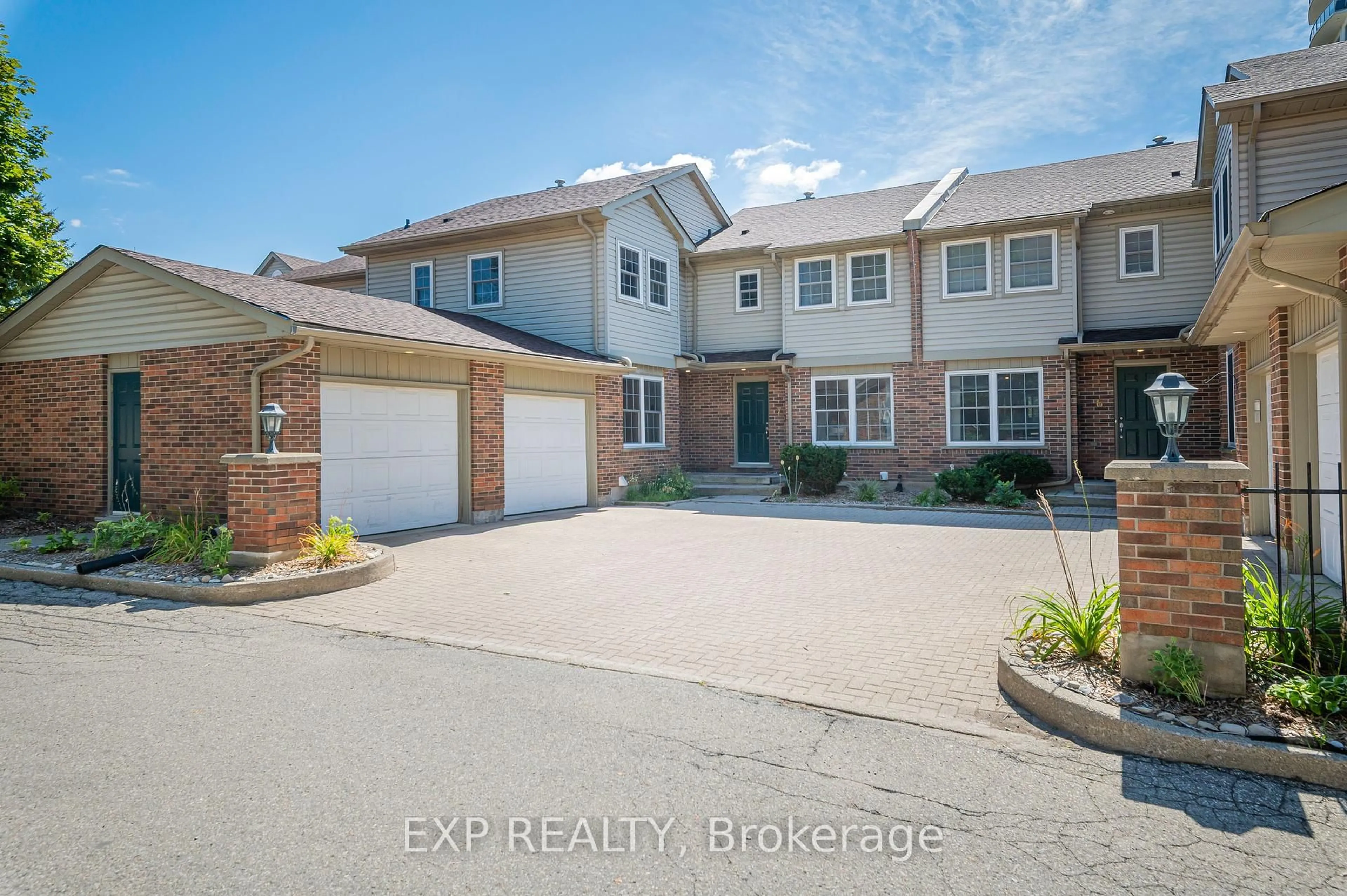 A pic from outside/outdoor area/front of a property/back of a property/a pic from drone, street for 250 Keats Way #8, Waterloo Ontario N2L 6J5