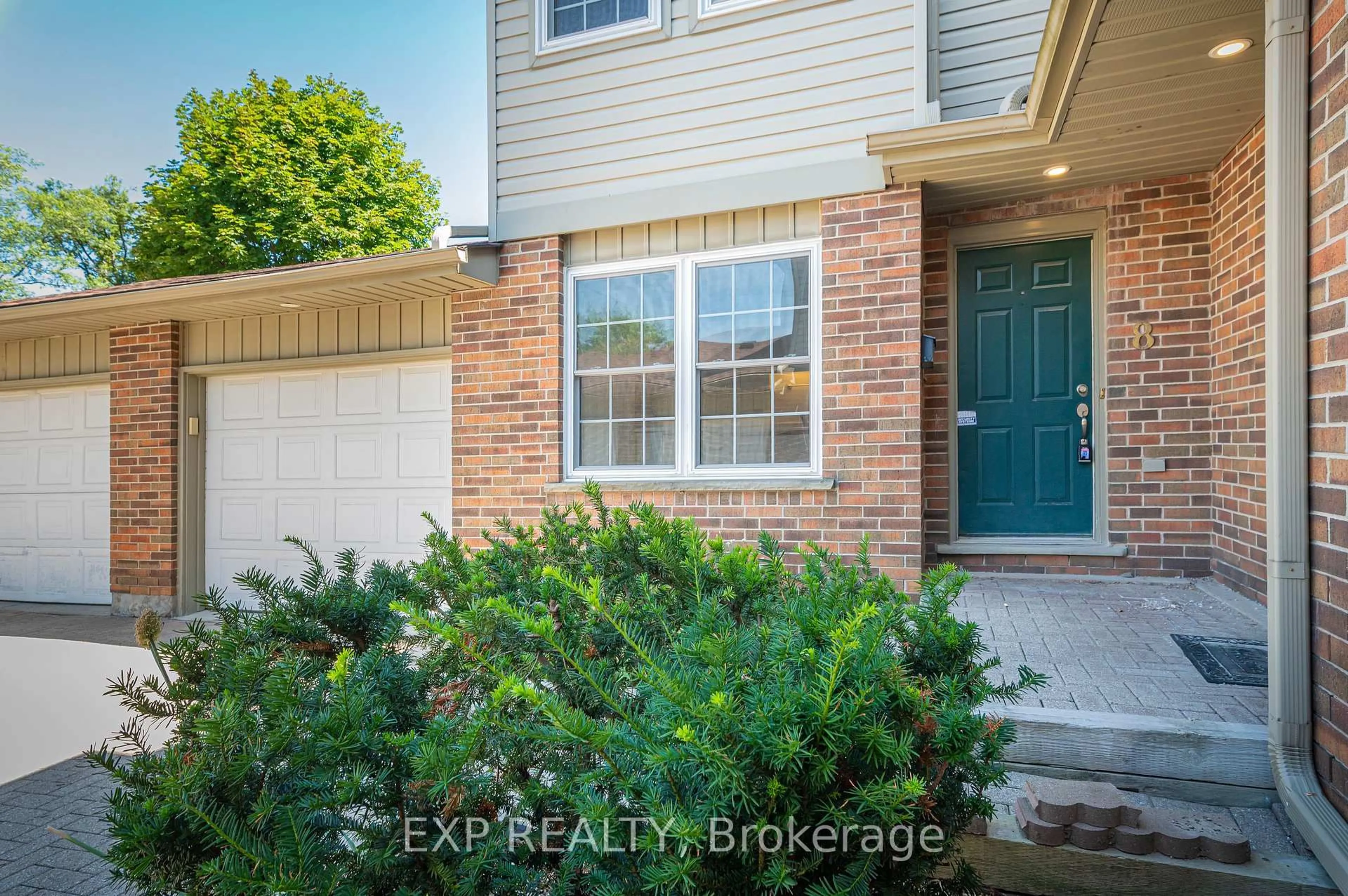 Indoor entryway for 250 Keats Way #8, Waterloo Ontario N2L 6J5