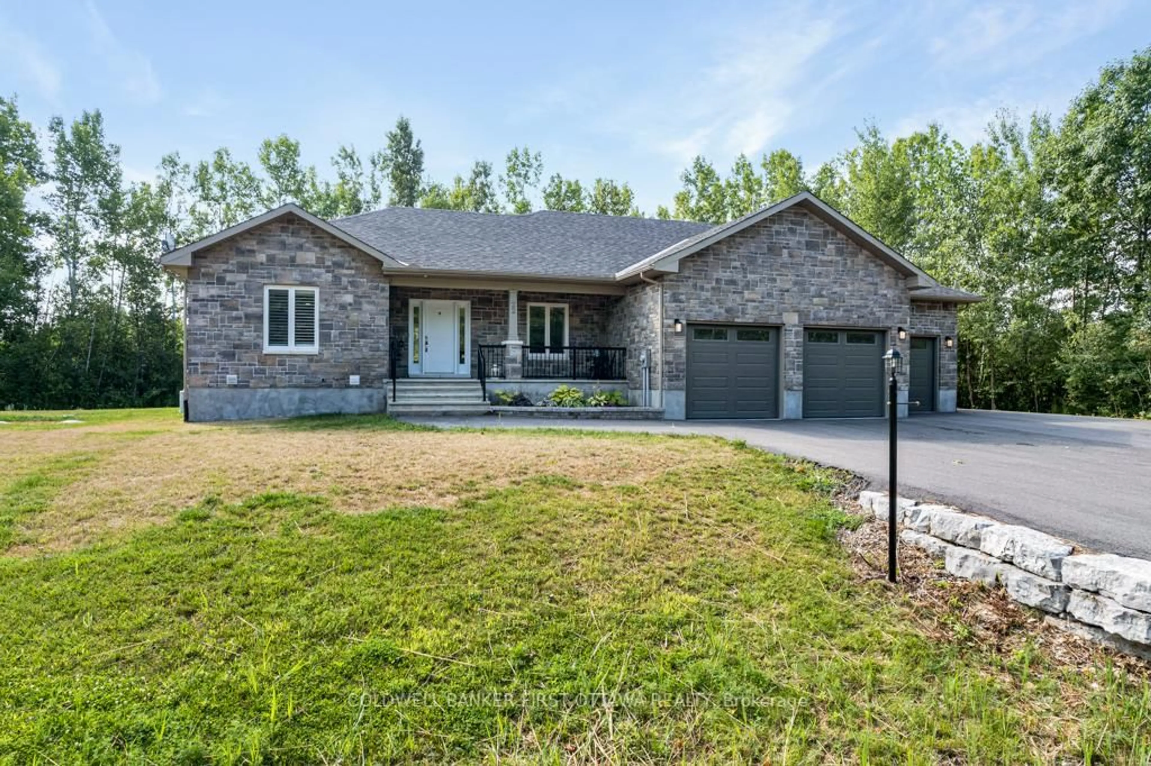 Home with brick exterior material, unknown for 22 Rideau Crossing Cres, North Grenville Ontario K0G 1J0