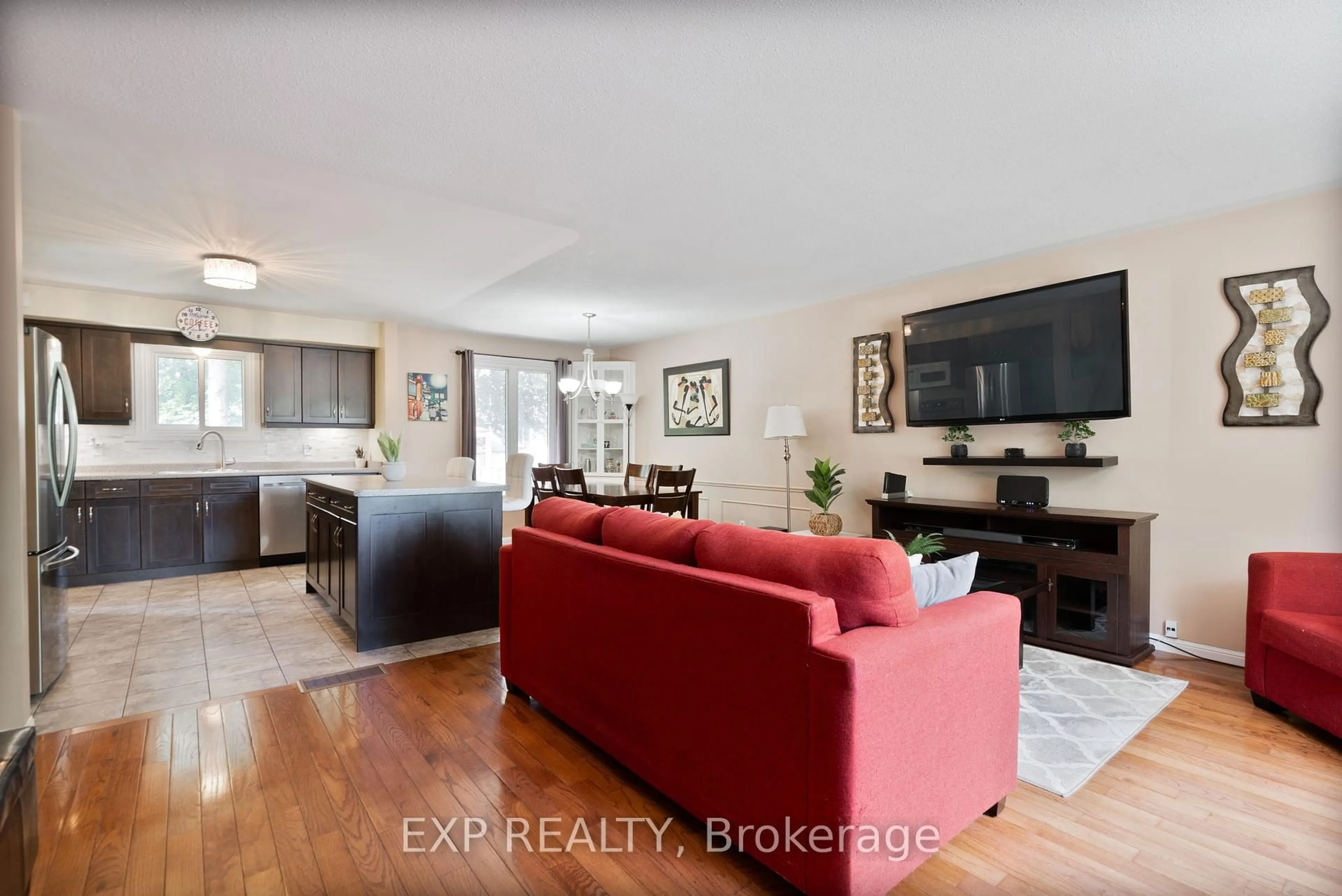 Living room with furniture, unknown for 1904 Royal Cres, London East Ontario N5W 2A8