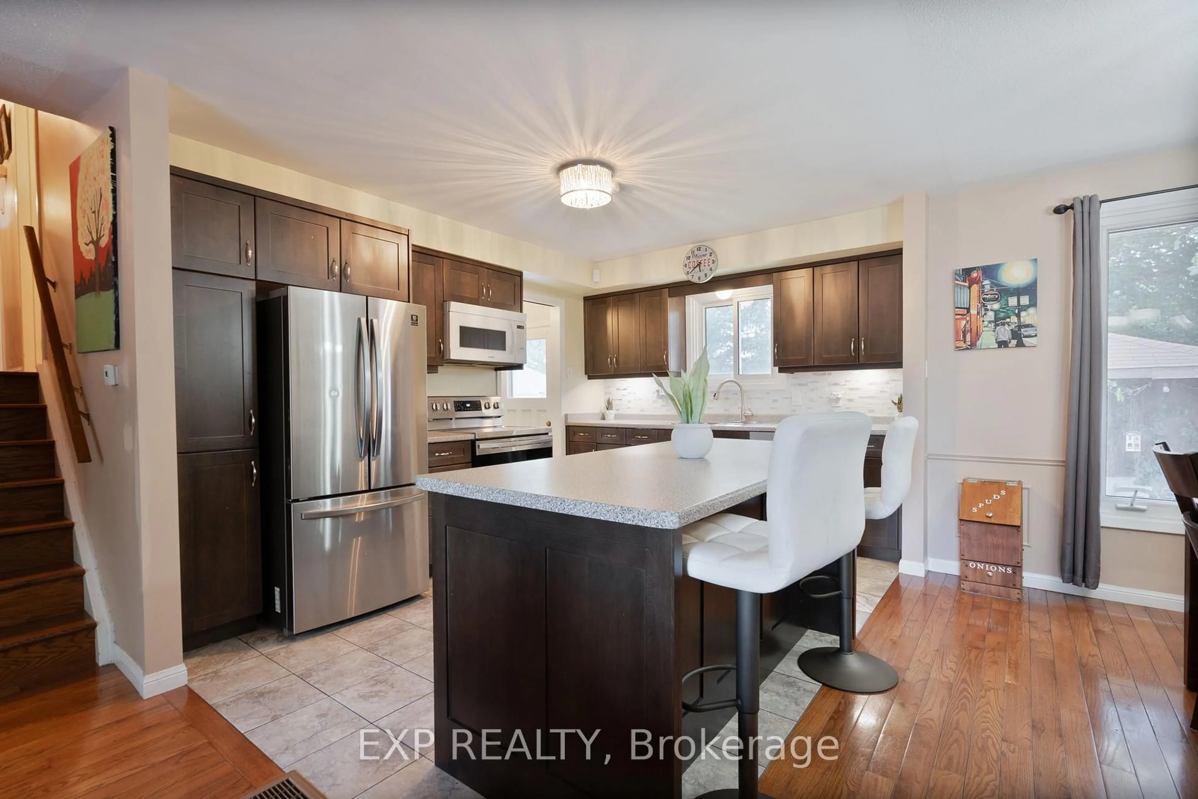 Open concept kitchen, unknown for 1904 Royal Cres, London East Ontario N5W 2A8