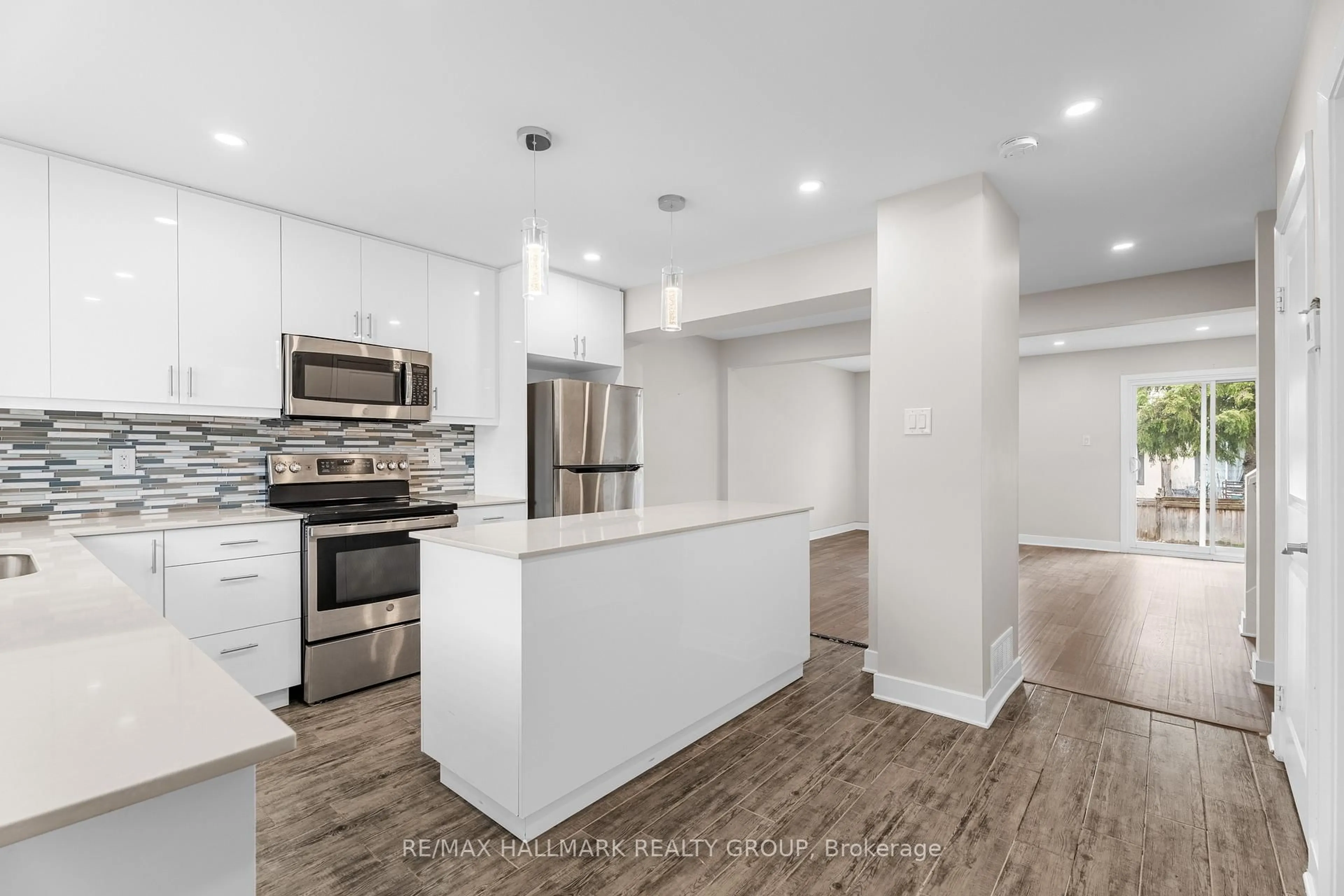 Open concept kitchen, unknown for 2788 Pimlico Cres, Ottawa Ontario K1T 2A8