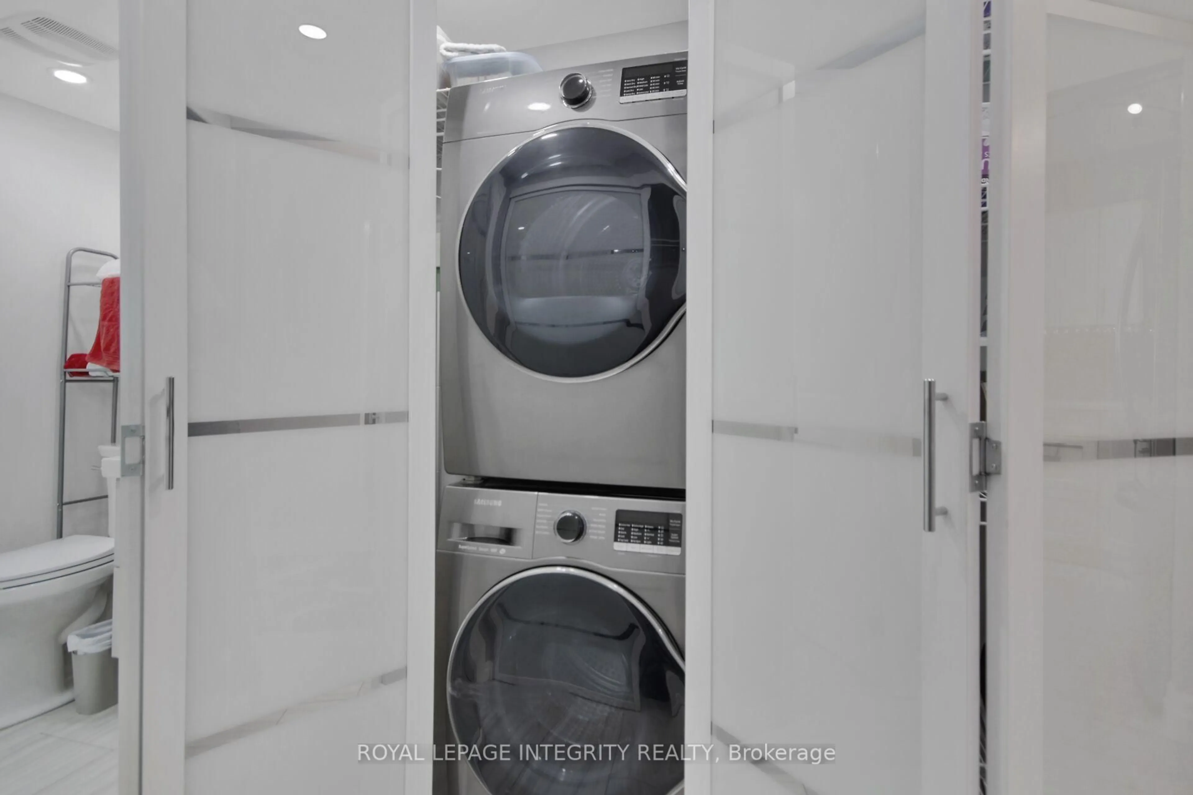 Laundry room for 1025 Grenon Ave #918, Ottawa Ontario K2B 8G8