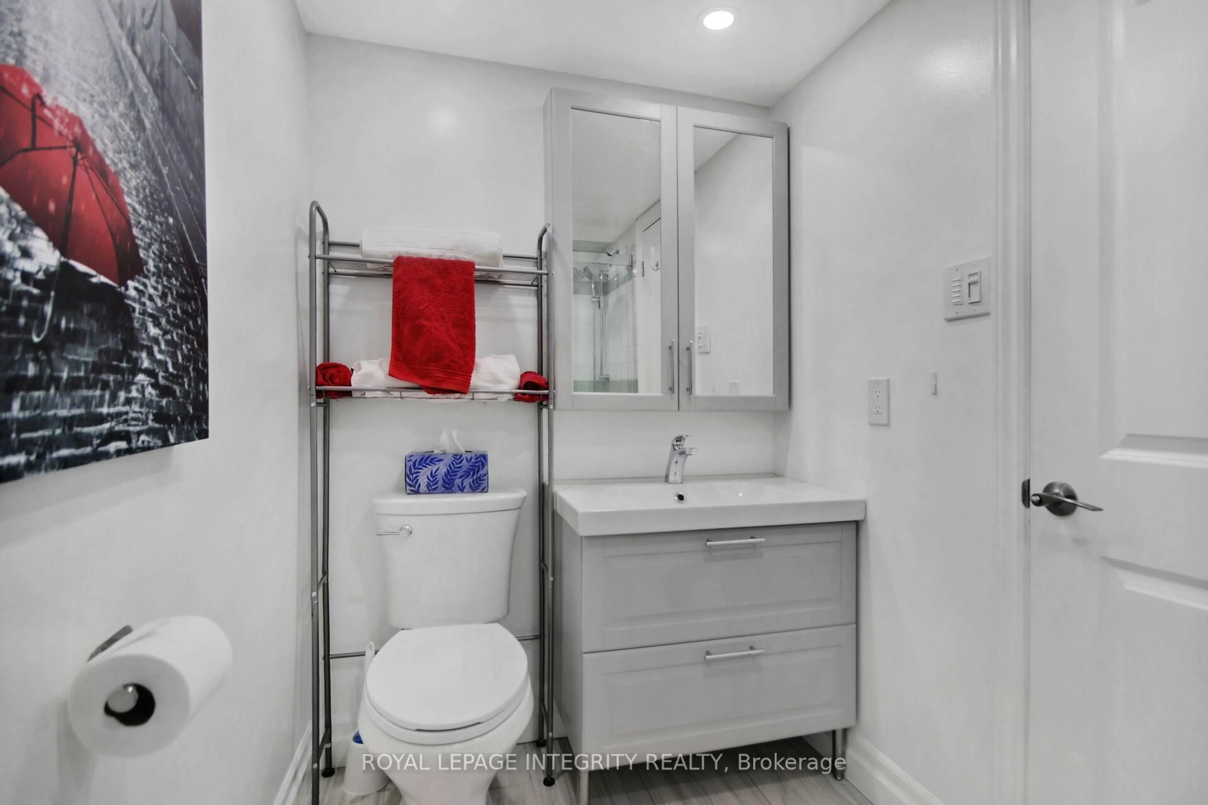 Standard bathroom, unknown for 1025 Grenon Ave #918, Ottawa Ontario K2B 8G8