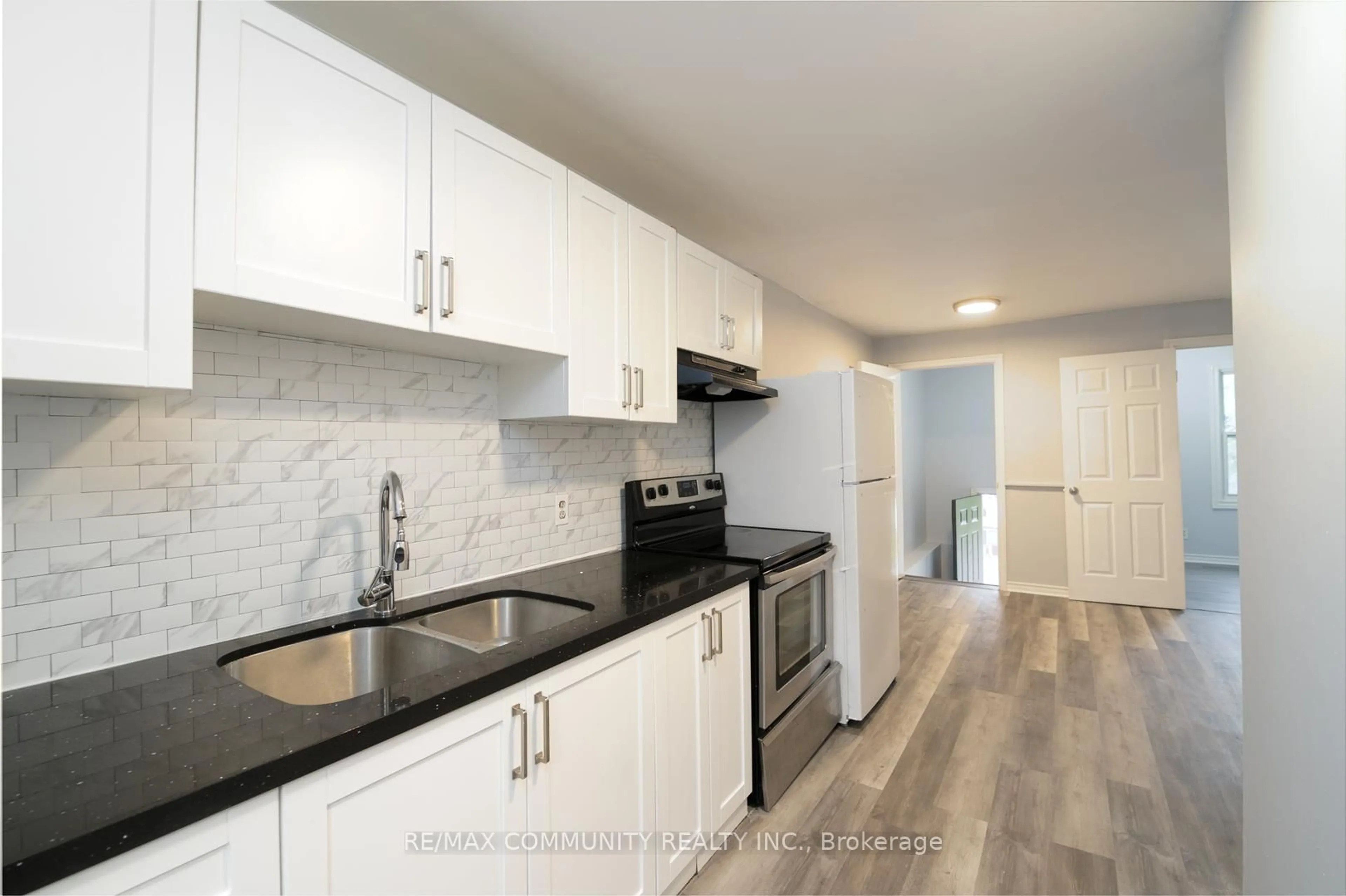 Standard kitchen, unknown for 52 Hillside St, Belleville Ontario K8P 3R9