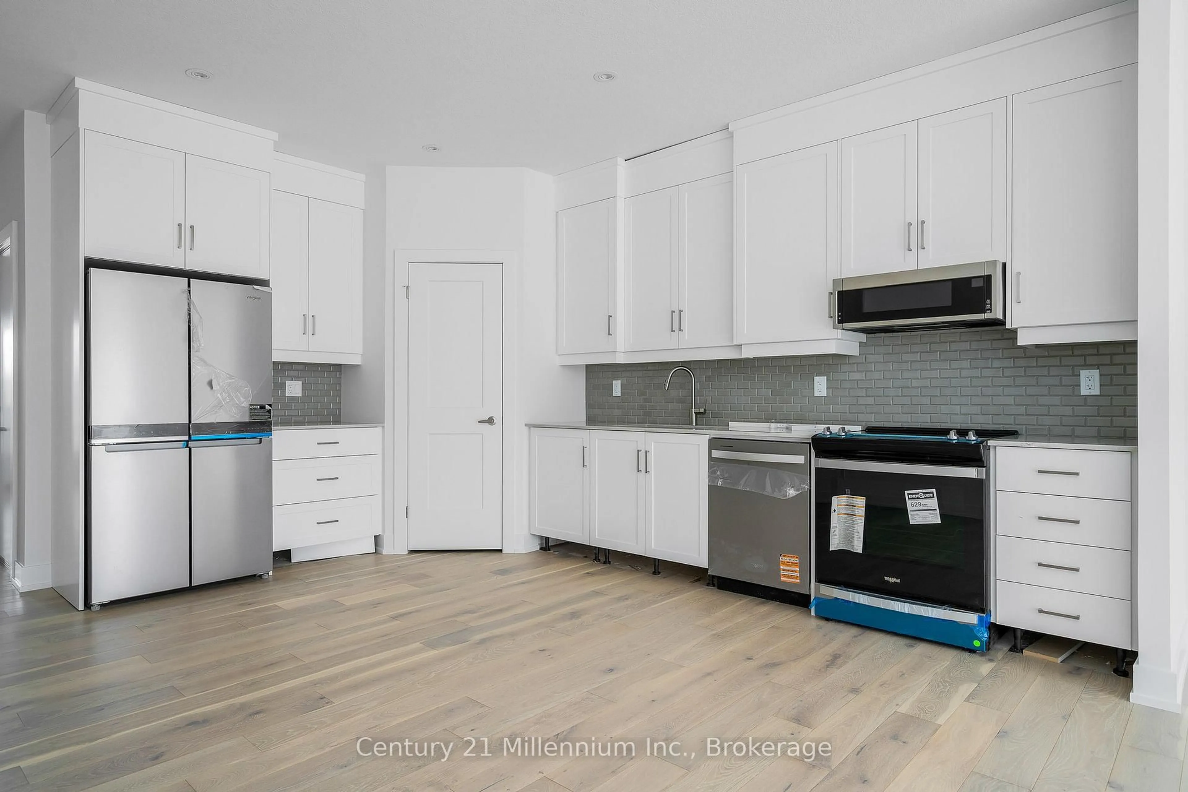 Open concept kitchen, unknown for 310 Telford Tr, Georgian Bluffs Ontario N0H 1S0