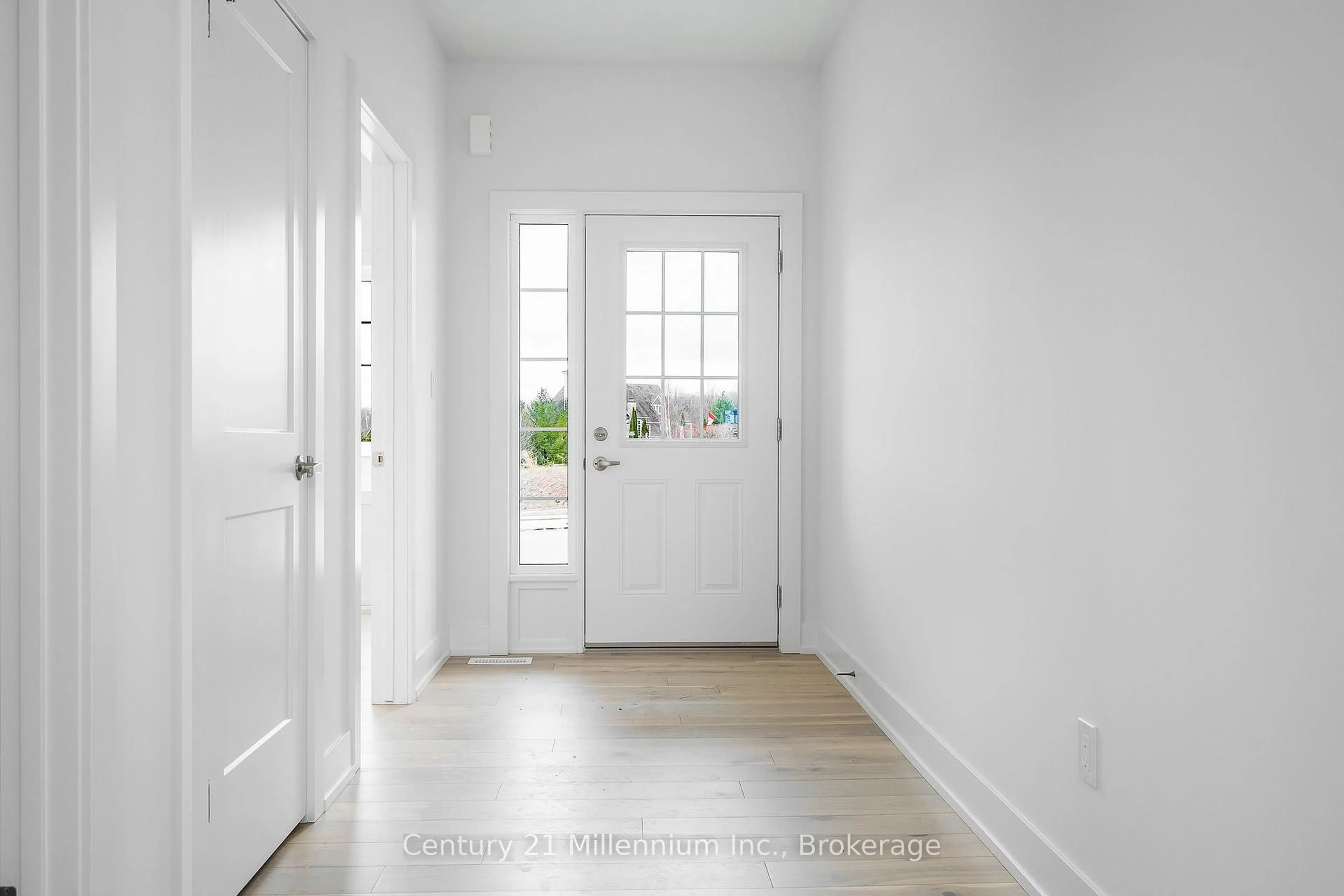 Indoor entryway for 310 Telford Tr, Georgian Bluffs Ontario N0H 1S0