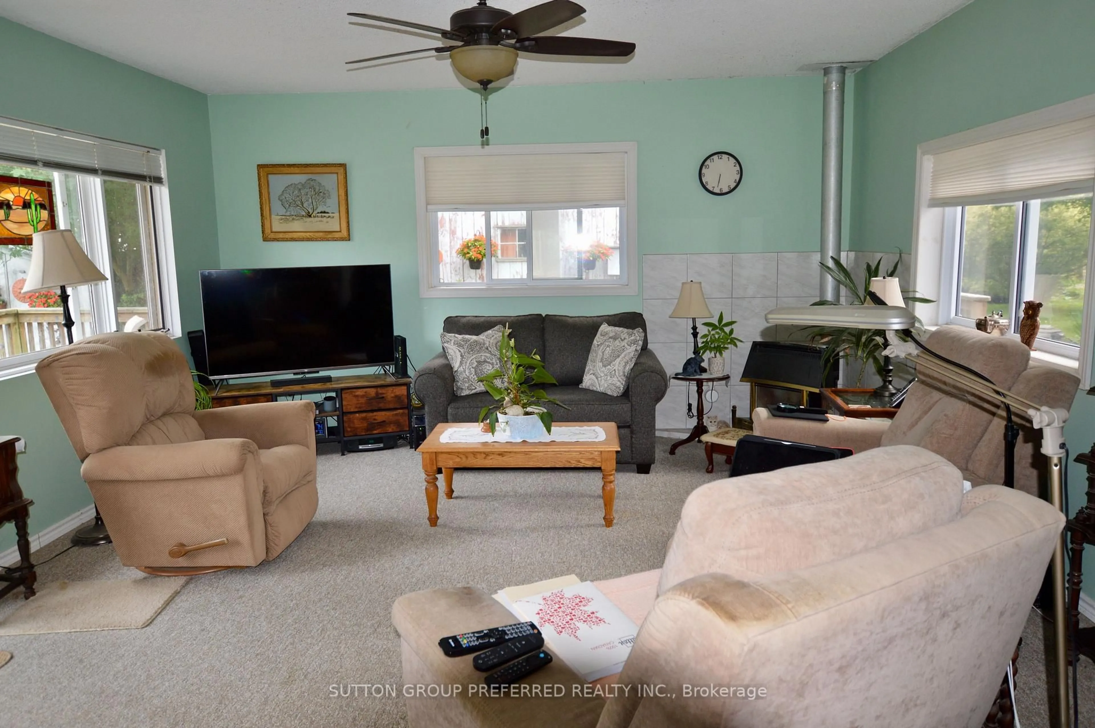 Living room with furniture, unknown for 19 Argyle St, Dutton/Dunwich Ontario N0L 2M0