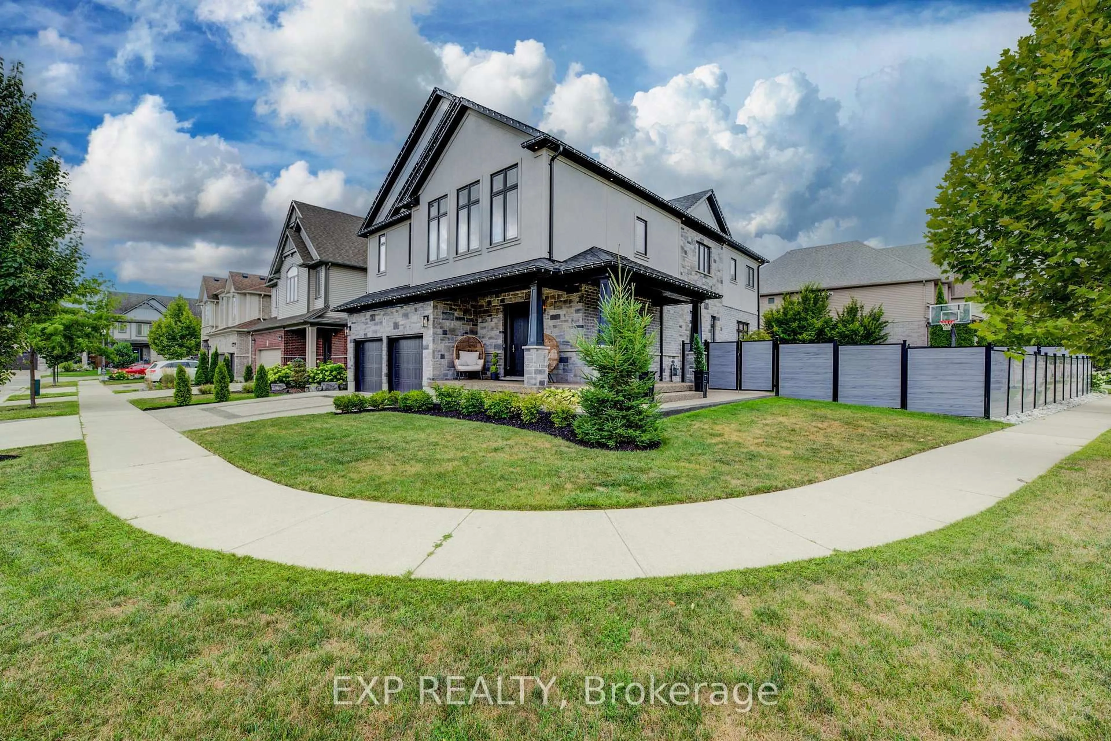 A pic from outside/outdoor area/front of a property/back of a property/a pic from drone, street for 11 Deer Creek St, Kitchener Ontario N2A 0E7