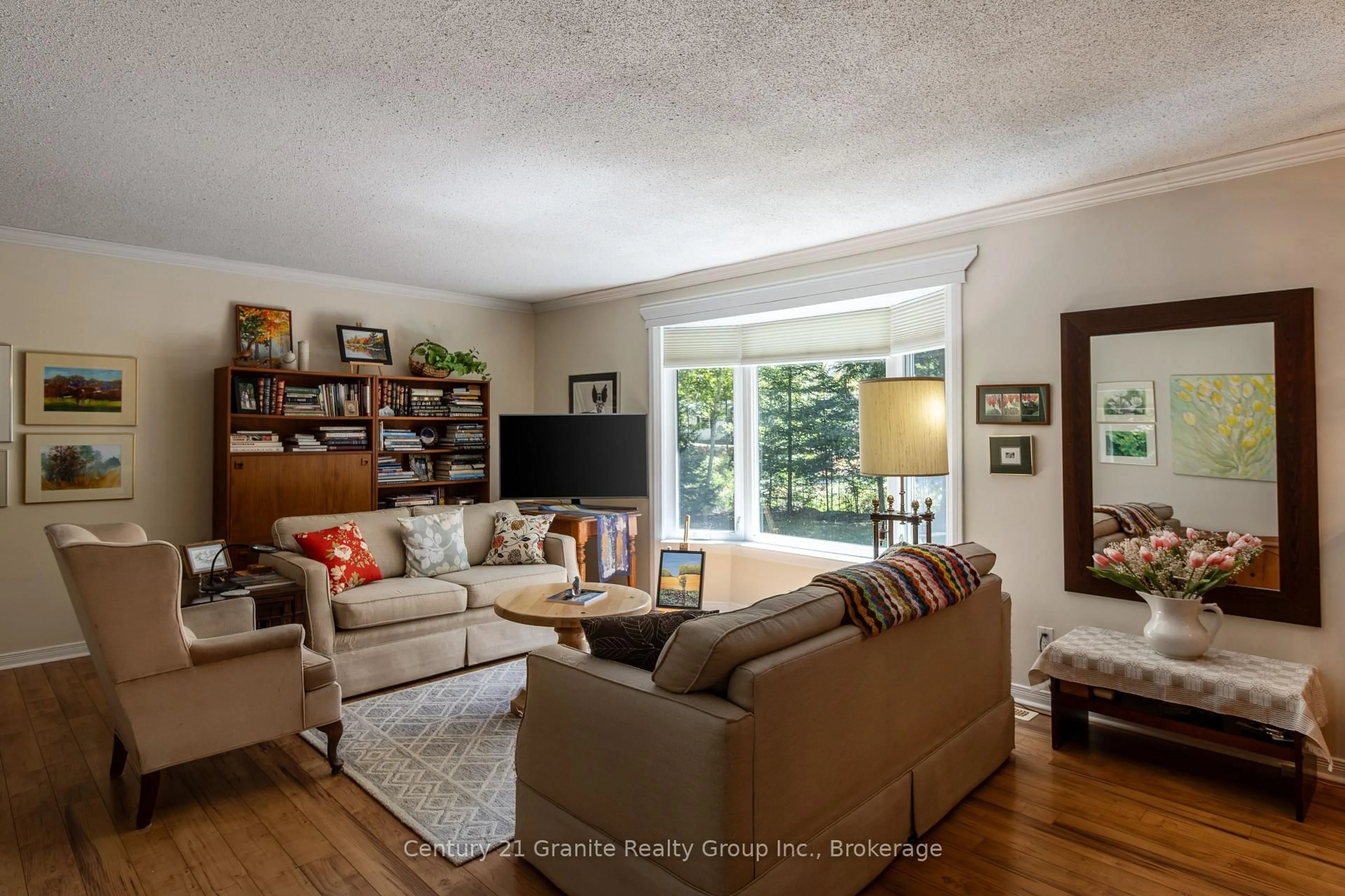 Living room with furniture, unknown for 179 Riverside Dr, Dysart et al Ontario K0M 1S0