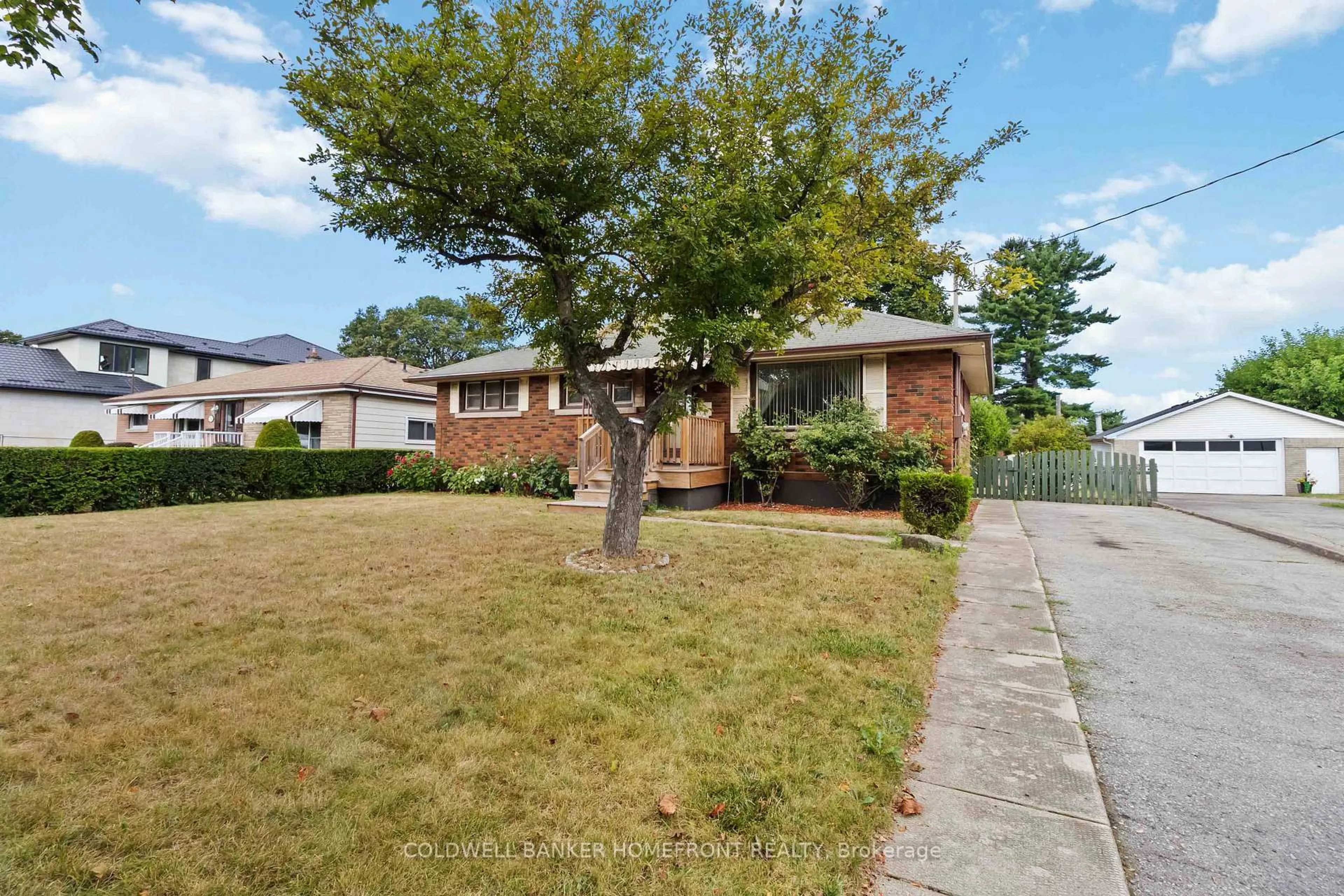 Home with brick exterior material, street for 77 Evelyn St, Brantford Ontario N3R 3H2
