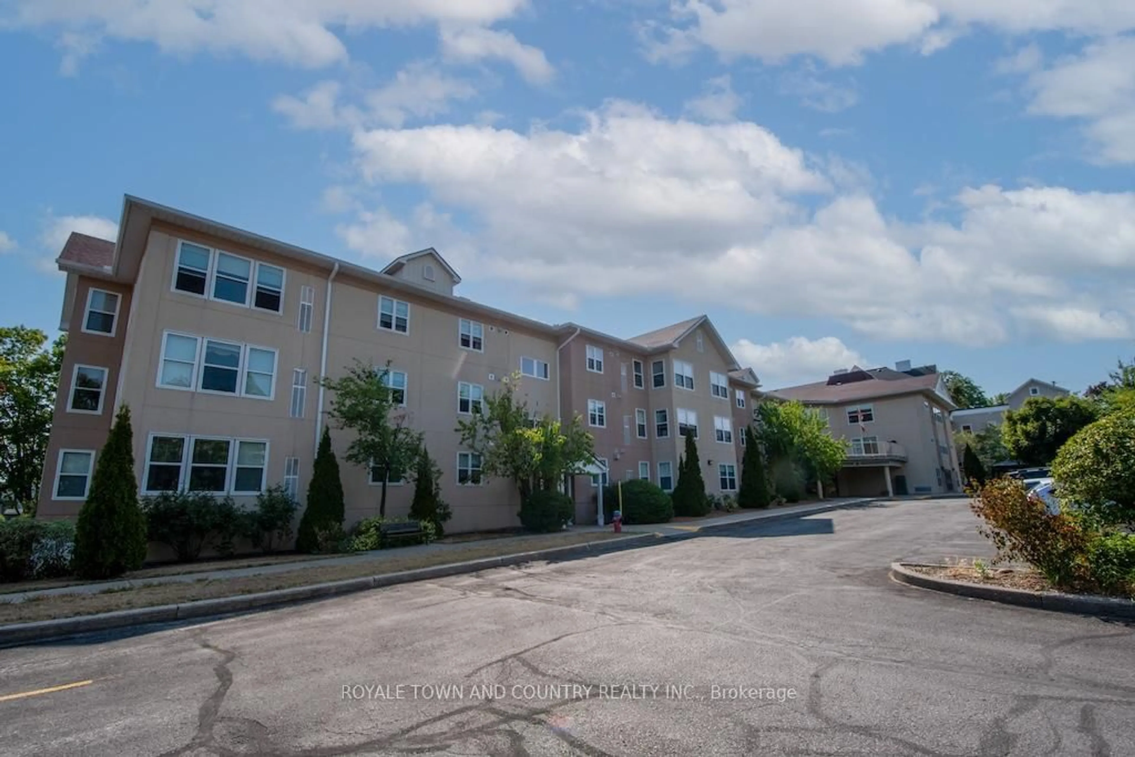 Patio, building for 8 Huron St #302, Kawartha Lakes Ontario K9V 6K3