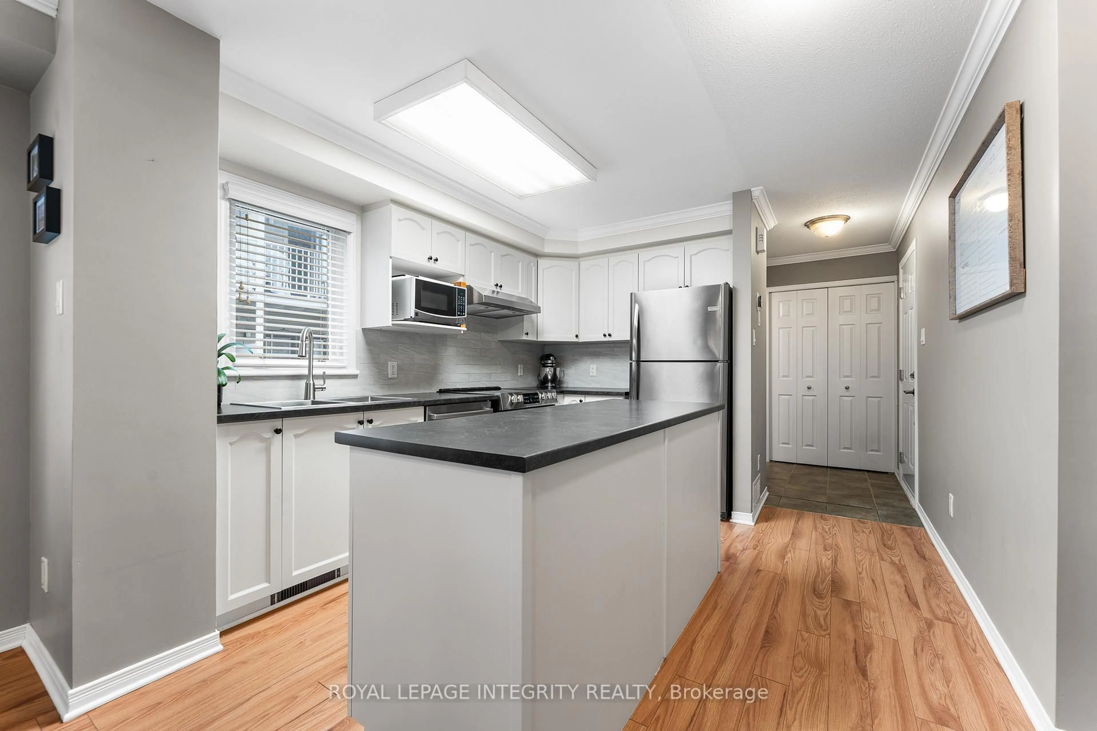 Standard kitchen, unknown for 632 Reardon Private, Ottawa Ontario K1V 2K9