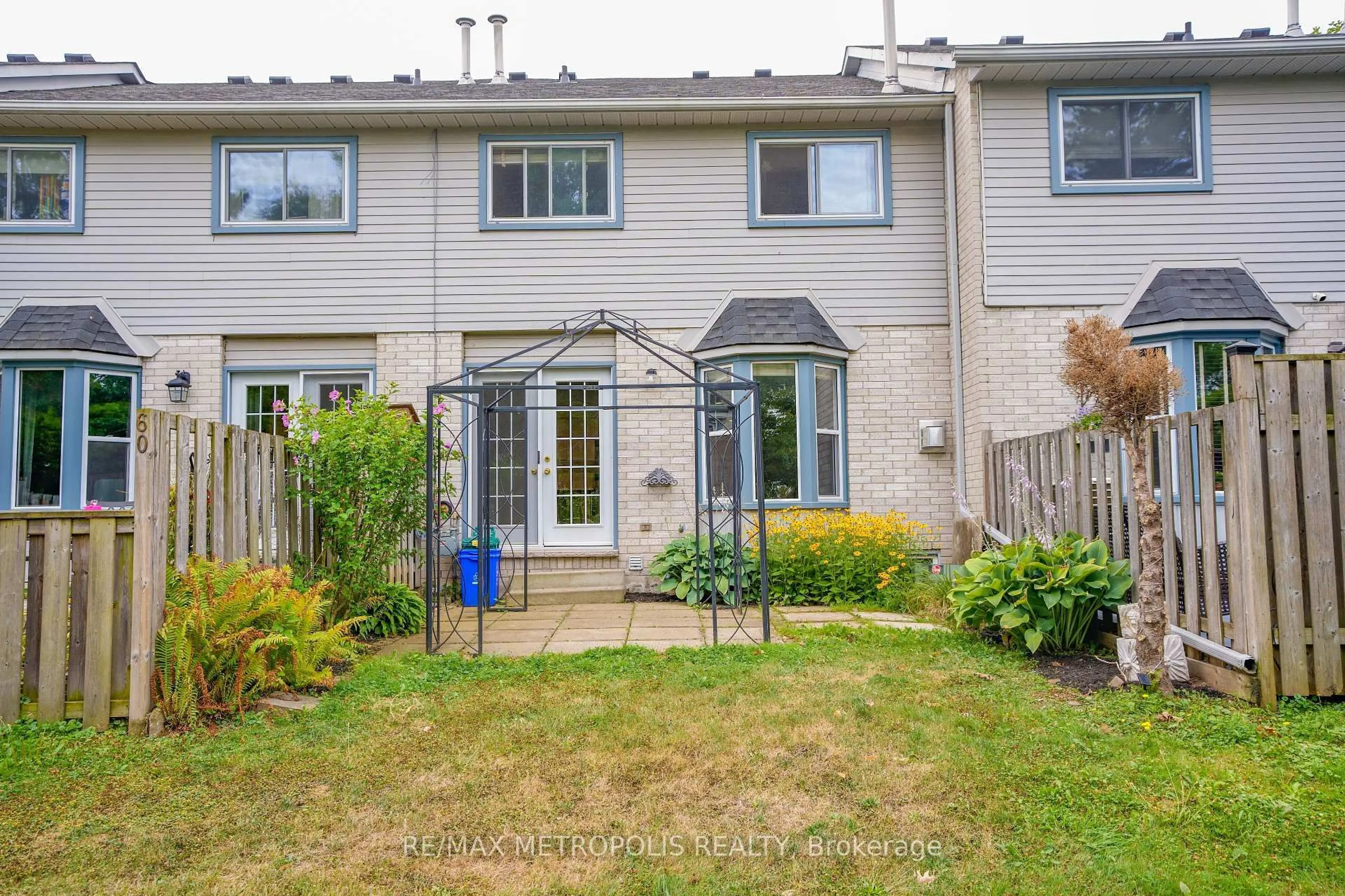 Unknown for 2 Royalwood Crt #59, Hamilton Ontario L8E 4Z1